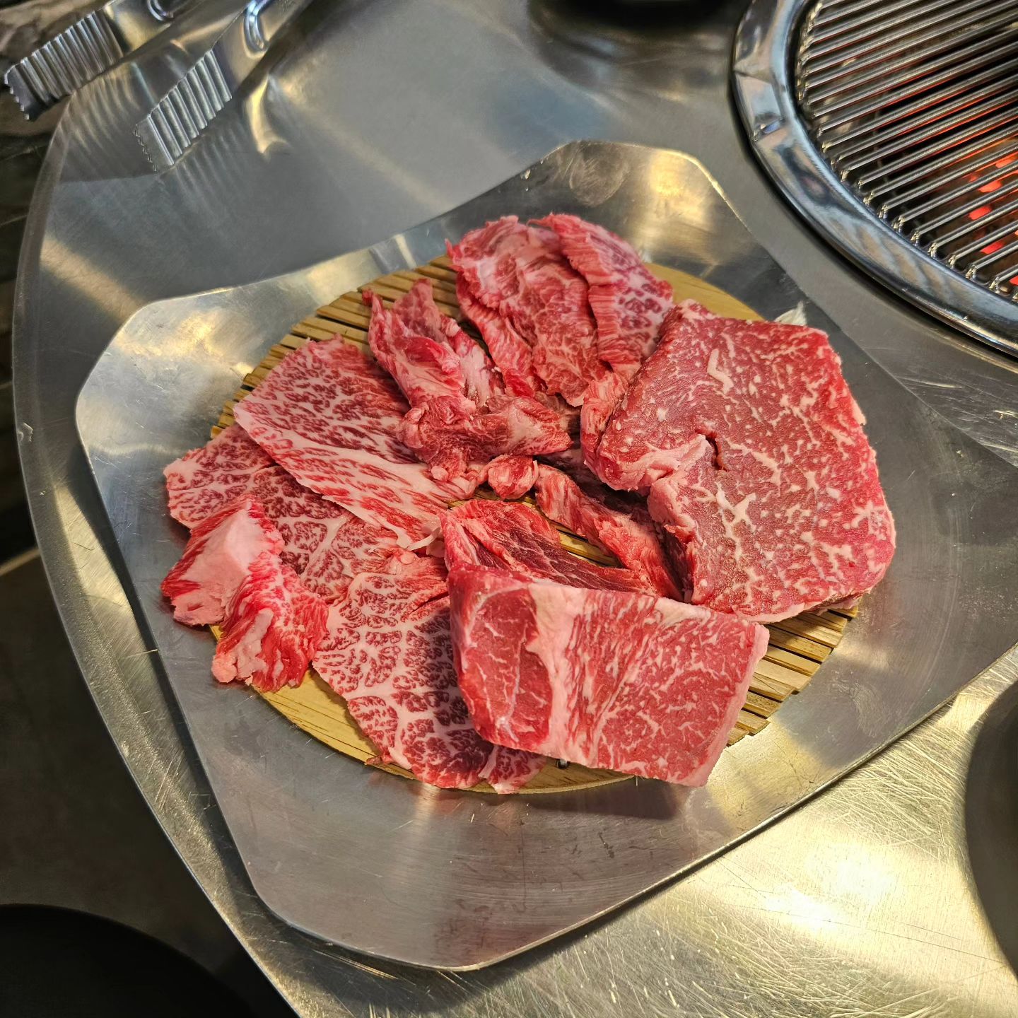 한우 한마리에서 나오는 7% 부위만을 사용하는 
7%칠백식당 석촌직영점
고기가 입에서 녹아버림♡
#협찬 #칠프로칠백식당 #칠프로칠백식당석촌직영점 #석촌고분역맛집 #잠실맛집 #송파맛집 #송파한우맛집 #석촌한우맛집