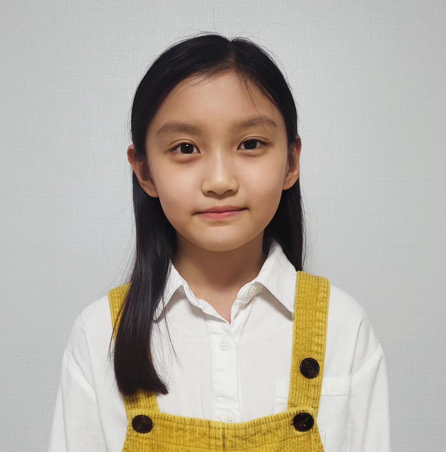 #최근사진남기기 

한동안 정말 사진을 안찍어 줬어요.

귀차니즘인지...

현장 가서도 안찍고 평상시에도 안찍고

그러다보니 자꾸 현재모습사진이 없어서

난감할때가 많아요.

그래서 요즘은 영상찍기전에도, 현장가기전에도,

오디션 가기전에도 남기려고 노력해요.
.
.
#10살끝자락
#현재모습
#11월사진
#따끈한신상
#아직도애기
#볼살이없는데사진엔있어보여
#134cm
#24kg
#팔다리김
#140호바지짧고상의허렁함
#쓰다보니피팅도하고싶닼ㅋㅋㅋ