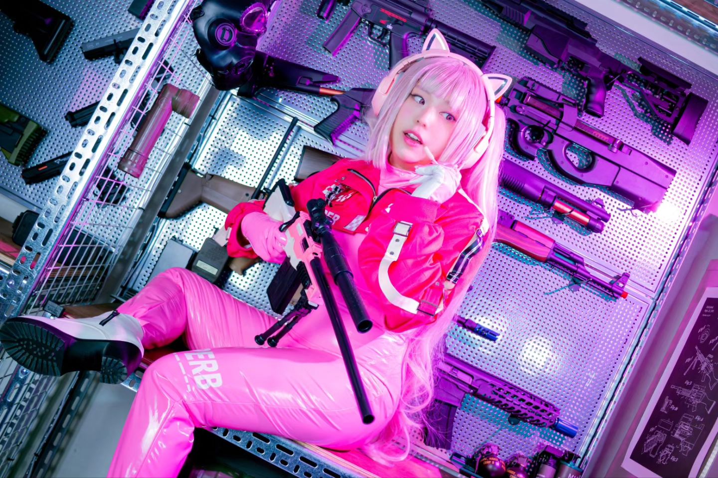 "오늘은 기분이 좋아 보이네? 토끼씨가 좋으면 나도 좋아."
앨리스 - 니케 
Alice - Nikke  the Godness of Victory

photo by _jo2god111 

#니케 #코스프레 #니케앨리스 #니케앨리스코스프레 
#코스어 #cosplay #cosplayer #nikke #nikkecosplay #모델 #코스프레모델