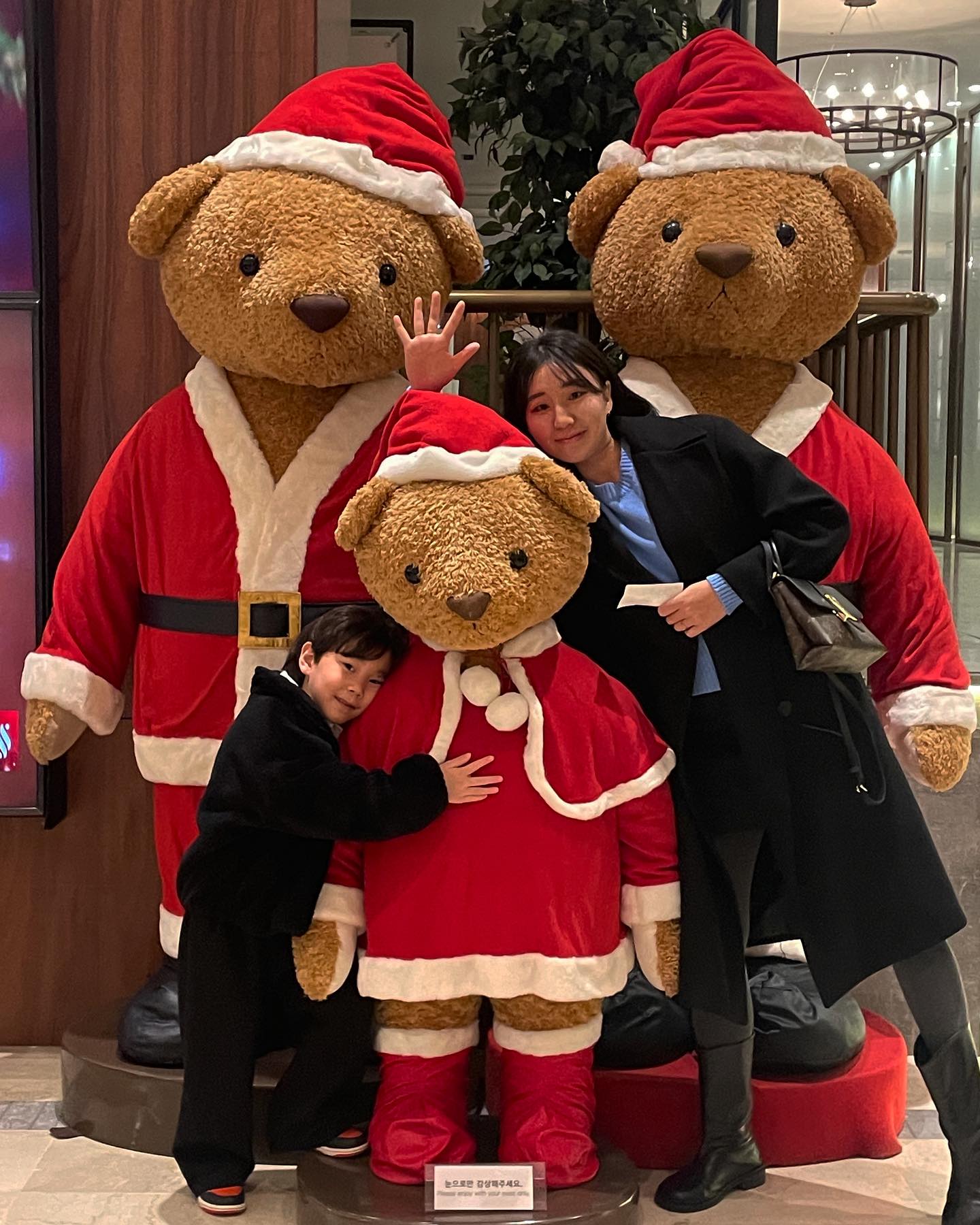 올 겨울 왜 기대되는거지 🎄❤️
#하늘이준남매 #happychristmas