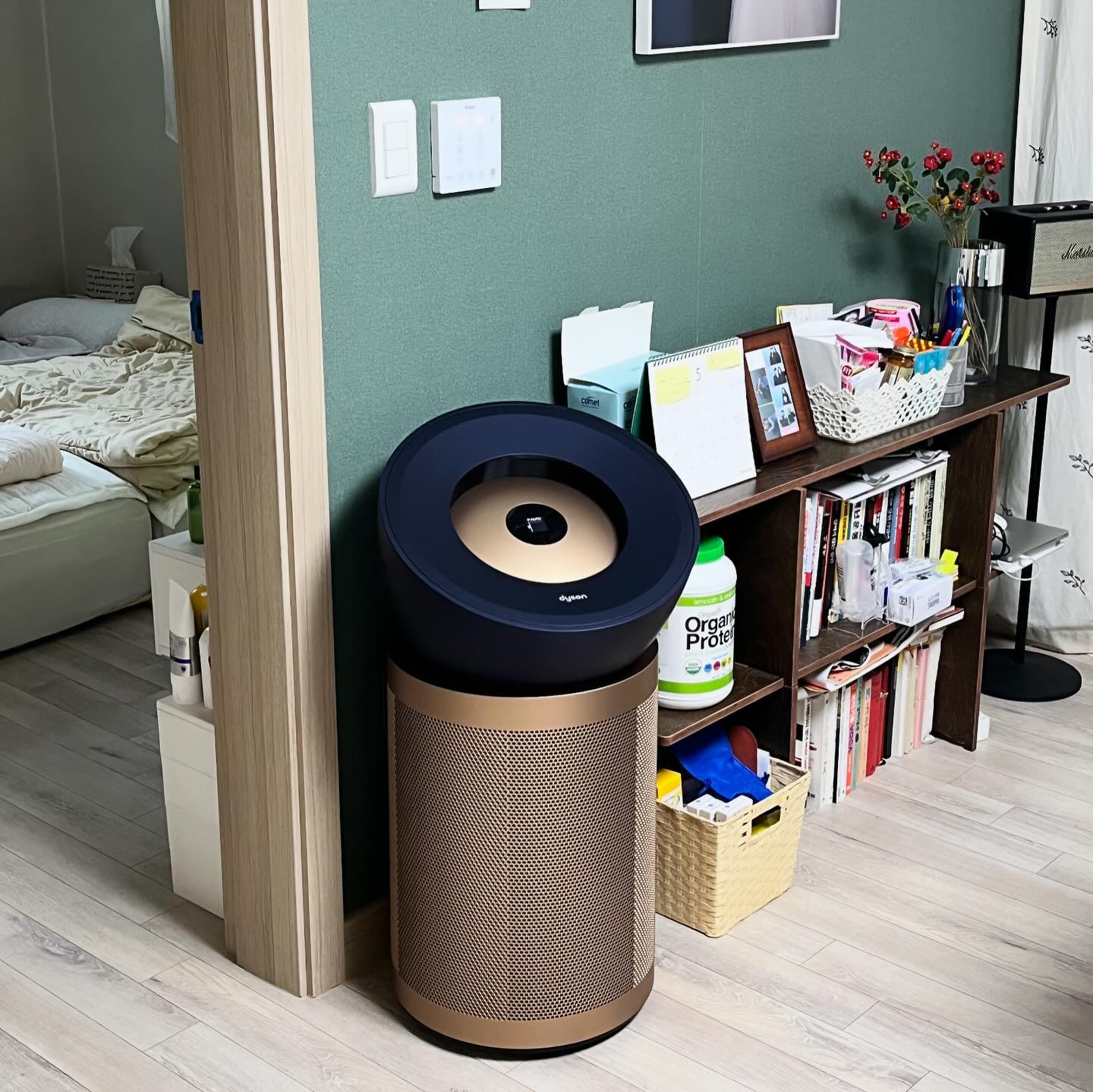 아직 멀었지만
초록이를 기다리는 엄빠의 준비 🫧
는 핑계
다이슨 사길 잘했다!

#다이슨 
#dyson 
#빅콰이엇포름알데히드공기청정기