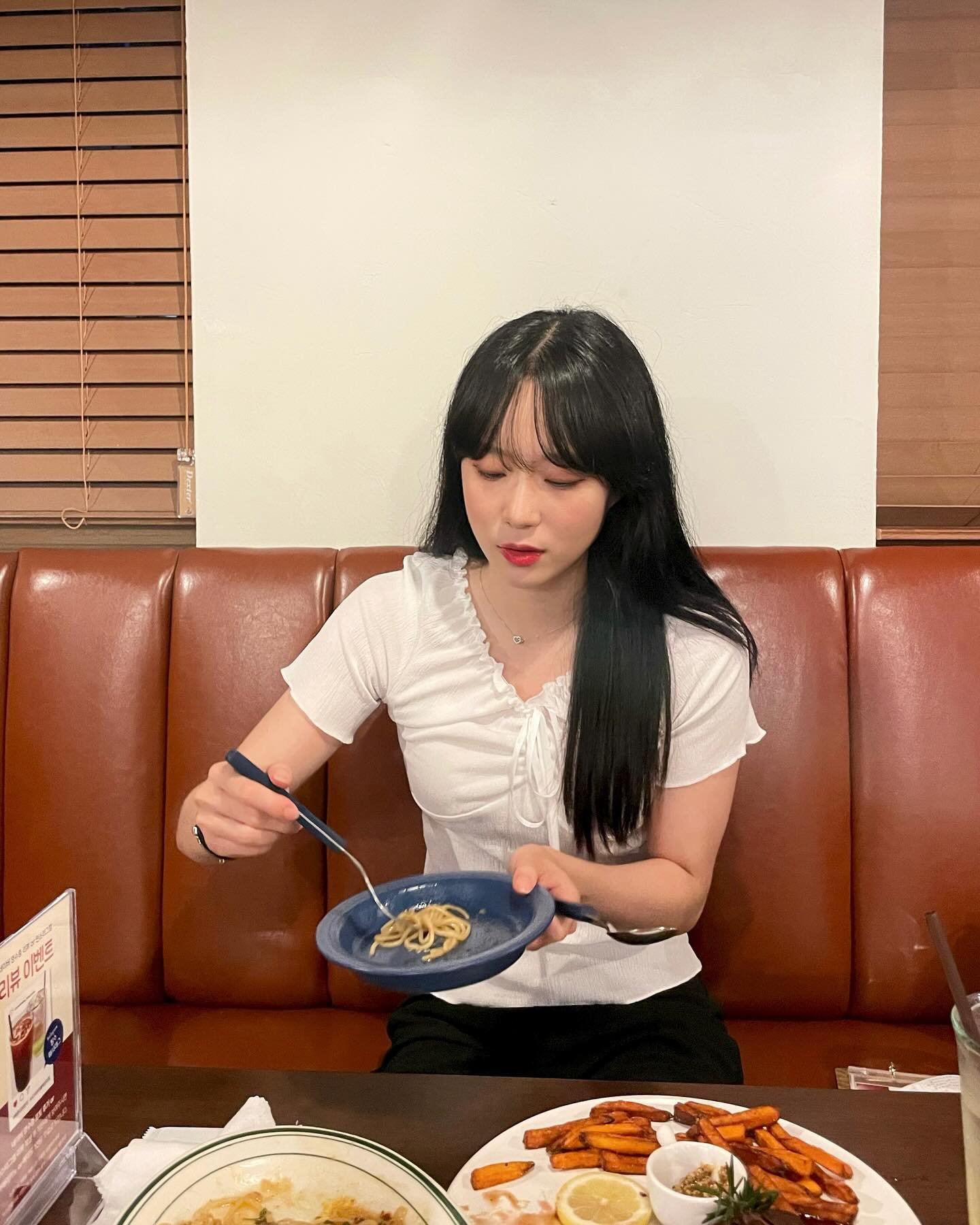 🌊해운대 오지테이블🍽️🍝
( aussietable_haeundae ) ( channelbusan )

이벤트 당첨돼서 다녀온 해운대 브런치카페👩‍🍳😀

우리가 시킨 건
🥩스테이크 앤 스위트칩스
🍝스파이시 우삼겹 오일 파스타
🥚시금치 프리타타

간도 적당하고 양도 많아서 맛있고 배부르게 먹은 저녁😀
매장도 넓고 직원분들도 친절해서 기분이 좋아따 ~~☺️
재방문 의사 있음 🙂‍↕️