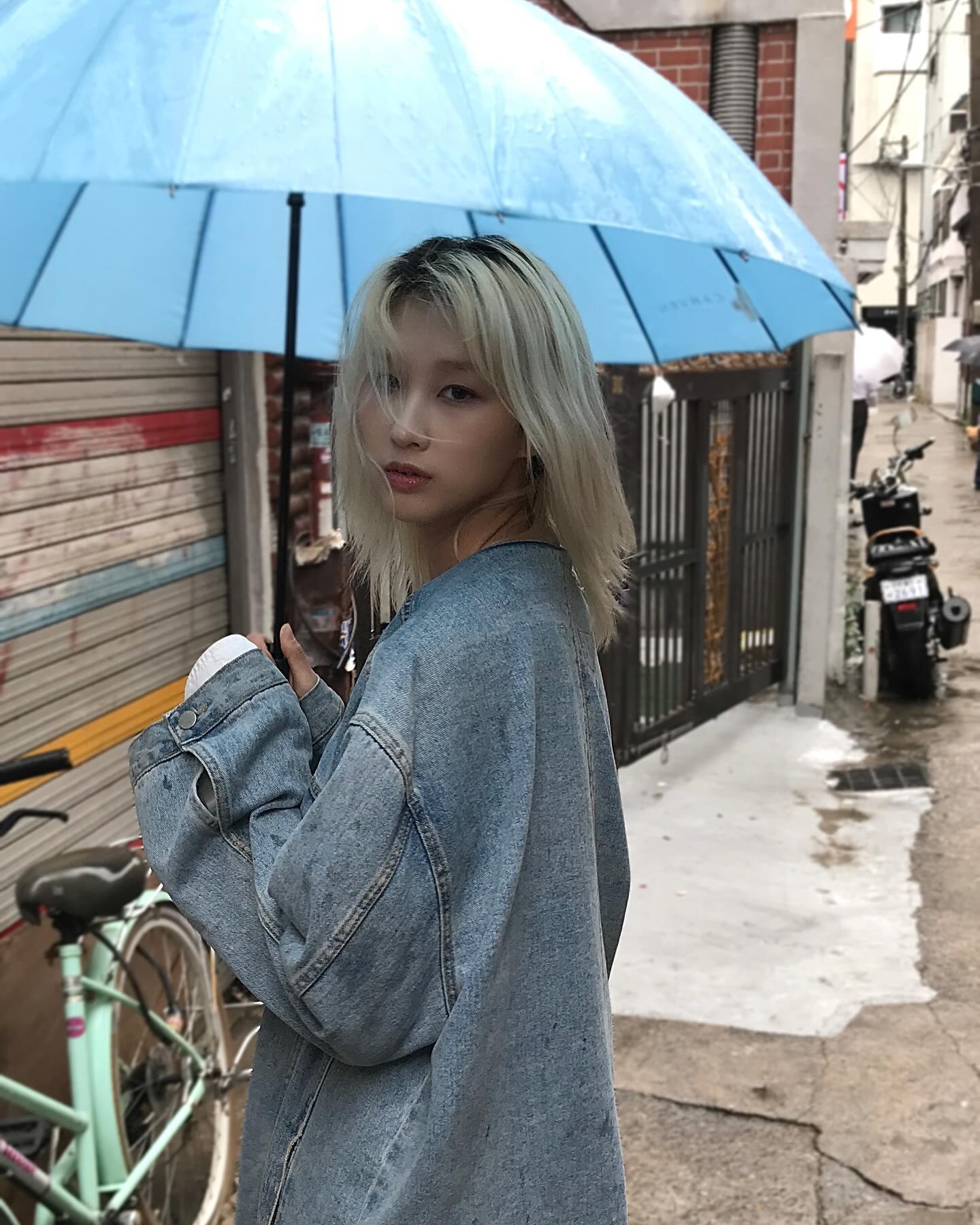 그거 알아? 

반포대교 사진 비맞으면서 찍은거다
차가 지나가면서 샤워도 시켜줌 ㅎㅎ

#반포한강공원 #반포대교 #아이폰 #단발모델 #금발모델 #성수 #성수동핫플레이스 #촬영문의 #광고모델 #배우지망생  #뮤직비디오 #뷰티 #화보촬영 #follow #セルカ #ブロンド #古着