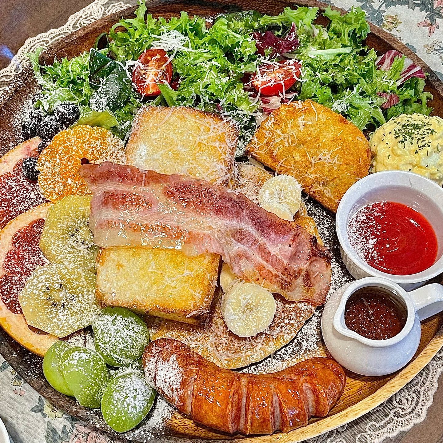< 여수 브런치 맛집 : 골목길 식탁 >

📍 전남 여수시 관문1길 14 여수관문행복주택 S001동 4호
📍매주 월요일 휴무 / 오픈 10:30 

📍브런치&해산물 파스타 전문점
📍싱싱한 해산물이 듬뿍 들어가있음
📍아기자기한 소품들로 꾸며짐
📍회전률 낮음, 음식조리 오래걸림

📍골목길 브런치 17,0 / 로제 파스타 16,0

#여수브런치 #브런치맛집 #여수 #여수여행 #여행기록 #브런치 #점심메뉴 #여수맛집 #골목길식탁 #로제파스타 #여행 #일상 #여수골목길식탁 #내돈내산