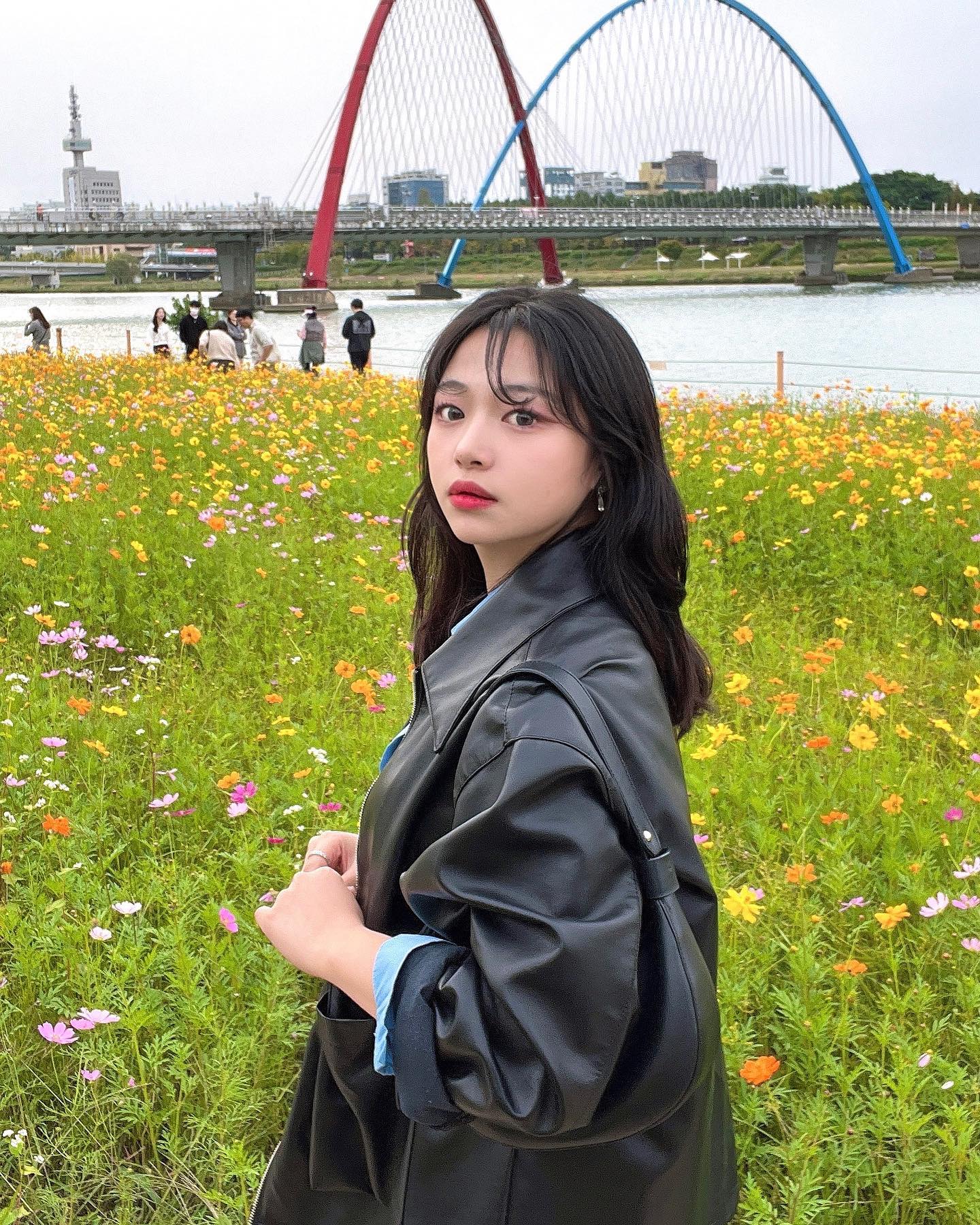 🗣 : 단비야! 🙊: 어?! ᐕ
.
.
나도 봤다구 코스모스ㅎㅎㅎ🌼🌻
일하기 싫당ㅎㅎㅎㅎ