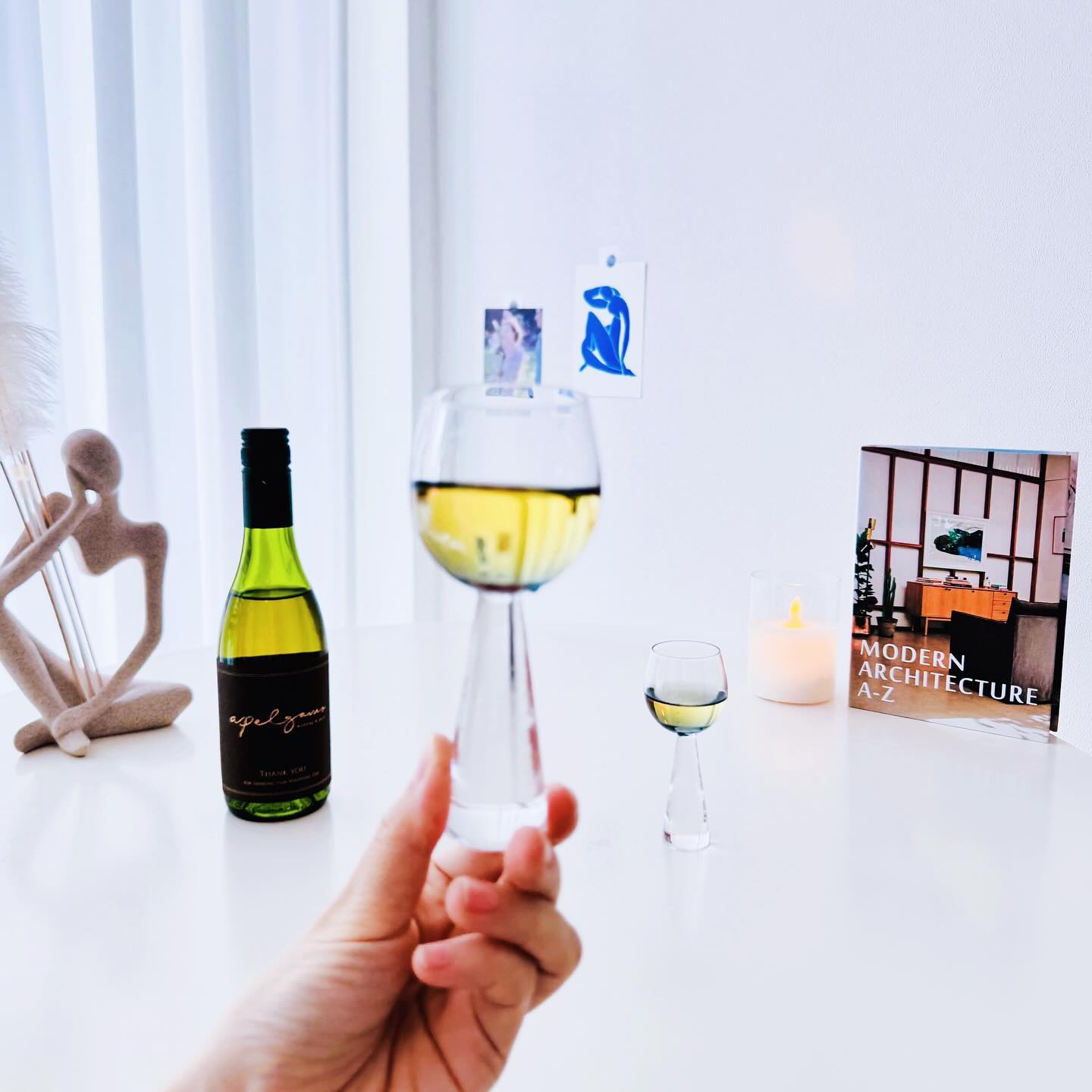 #협찬 eplestory 
알코올 러버를 위한 예쁜 술잔 세트🍷

유니크 미니 컬러 슬림 와인잔
맑은 유리잔에 그라데이션 컬러 포인트가
더 분위기 있는 홈술타임을 만들어주고
소주, 와인, 주종 상관없이 다양하게
4가지 오렌지, 블루, 퍼플, 블랙으로
박스 포장이 깔끔하고
집들이&혼술 홈파티 하기 좋은 잔이라
지인 카카오톡 선물하기도 딱‼️

#카카오톡선물하기좋은제품 #집들이선물 #이쁜소주잔 #특이한소주잔 #슬림소주잔 #이플스토리