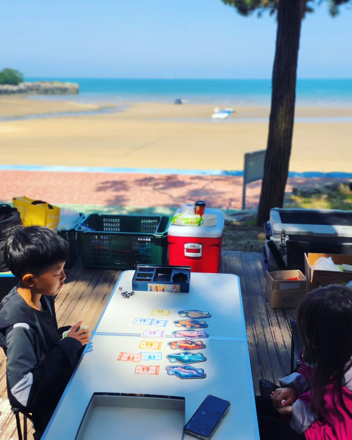 .
캠핑의 마지막은 보드게임과
길거리 게임으로 마무으리~ 😆
.
#캠핑 #즐거운추억