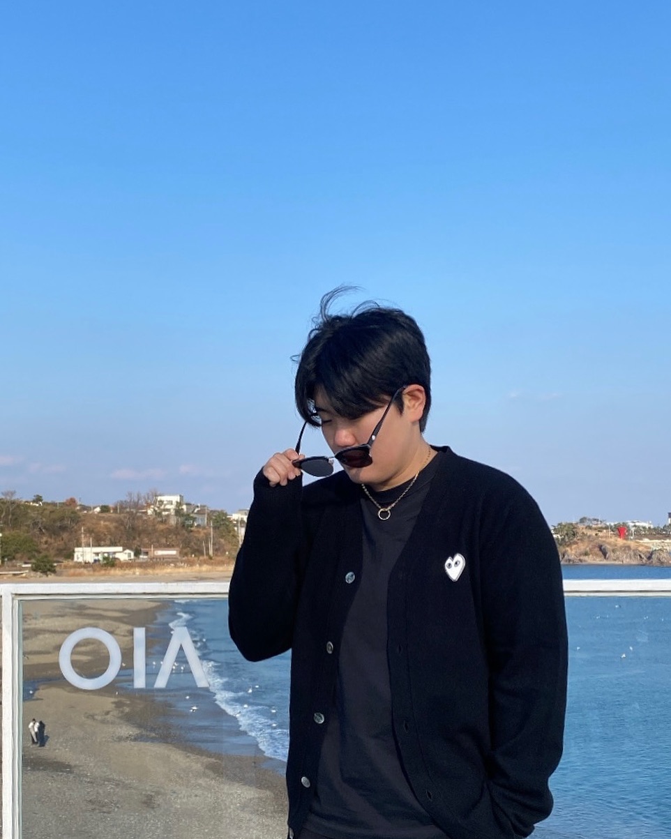 OIA - ☕️ (흩날리는 머리결 🙆🏻)