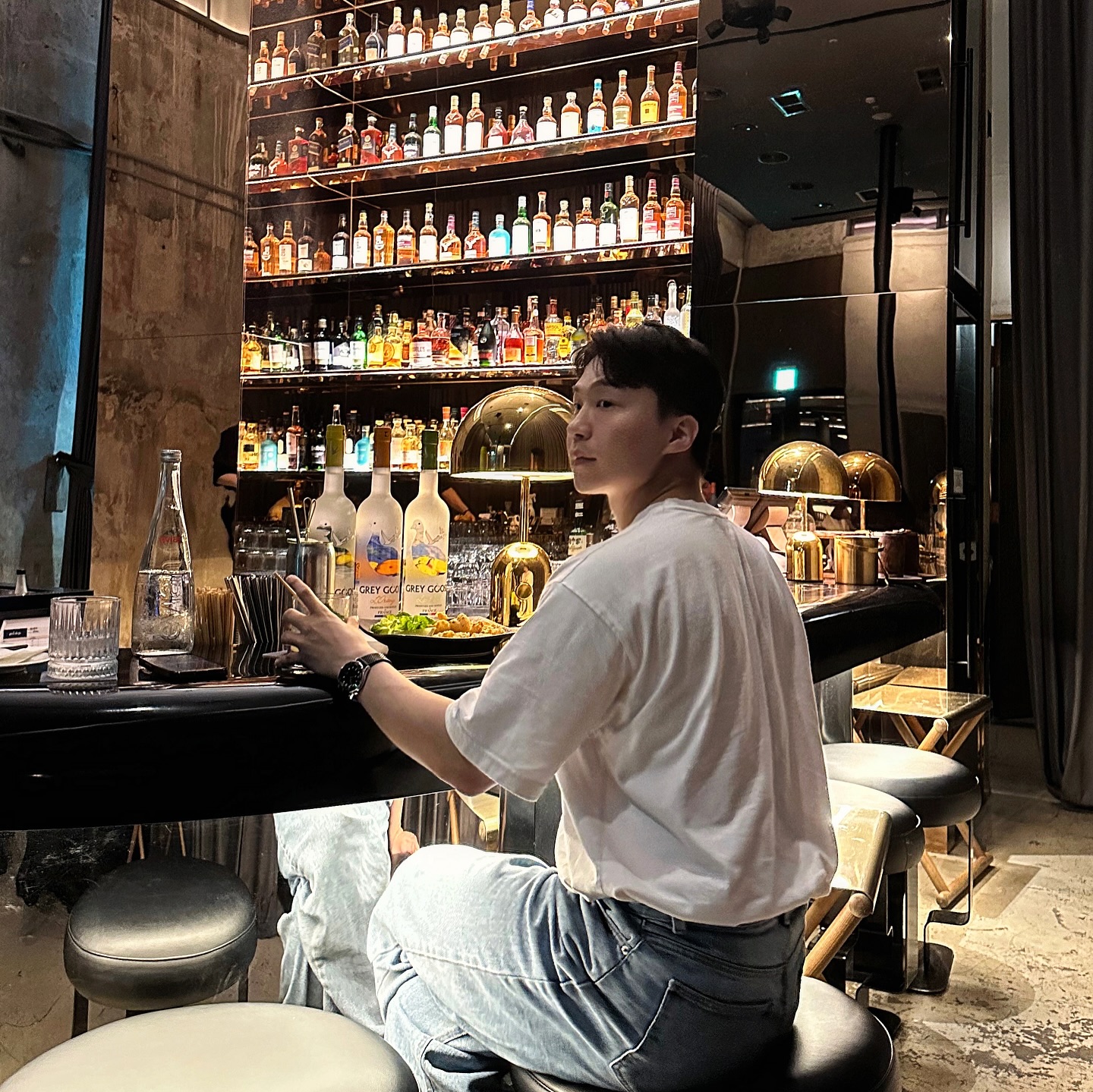 #PRIVILEGE X #GREYGOOSE
 프리미엄 보드카 그레이구스와 몬드리안 호텔 프리빌리지바의 특별한 초대로 그레이구스 칵테일과 페어링 메뉴를 맛볼 수 있었어요 🦢🍸

지친 하루를 보냈다면 프리빌리지 바에서 그레이구스 칵테일 한 잔 어떠신가요? (같이 가실 분?✋🏻)

더위도 한풀 꺾였으니 다가오는 9월에도 힘내봐요👊🏻🔥

❕Please Drink Responsibly
지나친 음주는 뇌졸중, 기억력 손상이나 치매를 유발합니다.
임신 중 음주는 기형아 출생 위험을 높입니다.