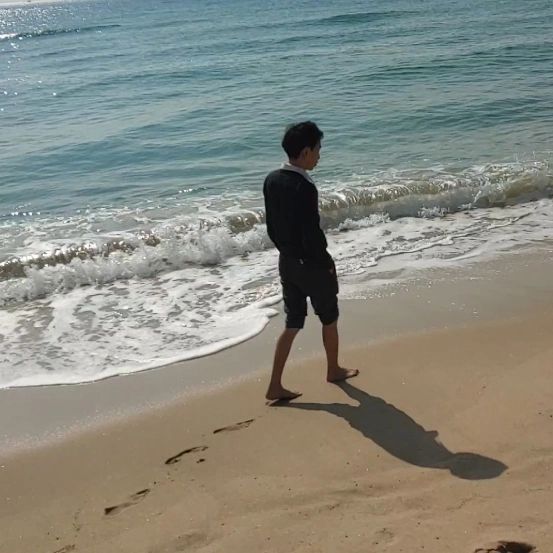 인생을 살다 보면 때론 내가 걸어온 발자국을

되돌아 봐야 하는 순간들이 온다.

과거에 부끄럽지 않는 사람이 되기 위해서

#일상  #데일리 #오오티디 #명언 #띵언