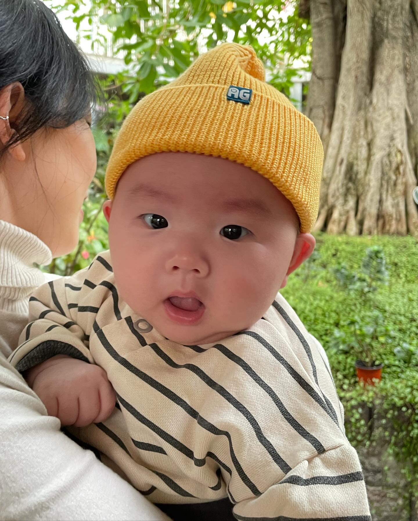 갑자기 만난 엄마랑 우주데리고 식물원카페🩵
엄마는 우주를 너무 예뻐한당!
나는 완전 말괄량이였어서 키울때 너모 힘들었는뎅
우주는 순해서 너무너무 신기하단다 참냉😙

#식물원카페 #바오밥나무 #바오밥나무베이커리카페 
#수원데이트 #수원카페 #아기랑갈만한곳 
#육아맘