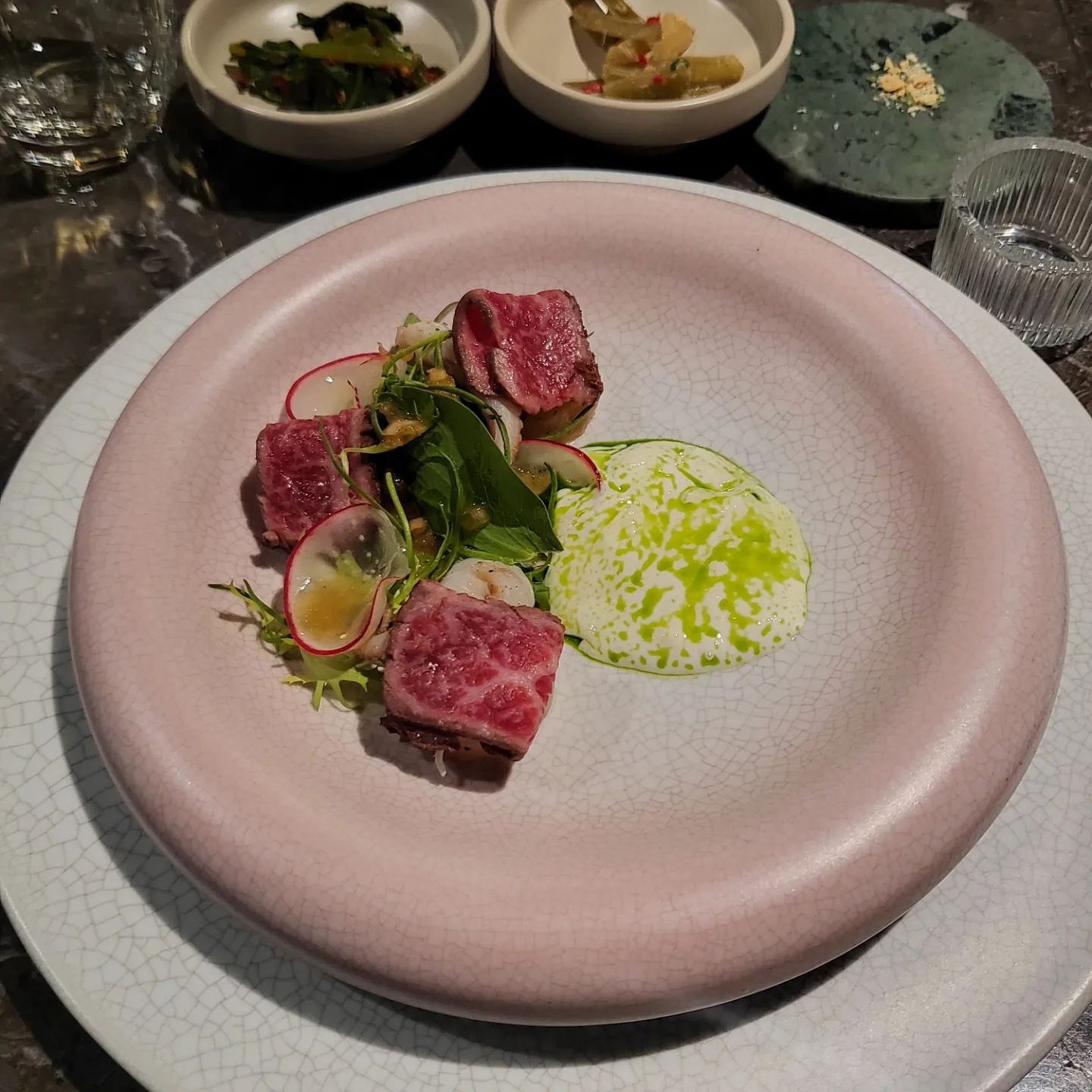 유일하게 음력생일로 하는 친구 생일이라 오랜만에 만나서 밥먹었는데
지 생일 한달 전이었다고..^^..
올해 윤달이라 음력 2월이 두번이라고해서 진심으로 엄청난 충격을 받았🤣🤣

그냥 양력생일로 하고싶다가도 20년 넘게 음력으로 챙겼는데 이제와서 바꾸기 좀 억울한 마음이ㅠㅠㅋㅋ

암튼 생일축하한(했)당 내팅구 #졔졔

#우모크 #🐮