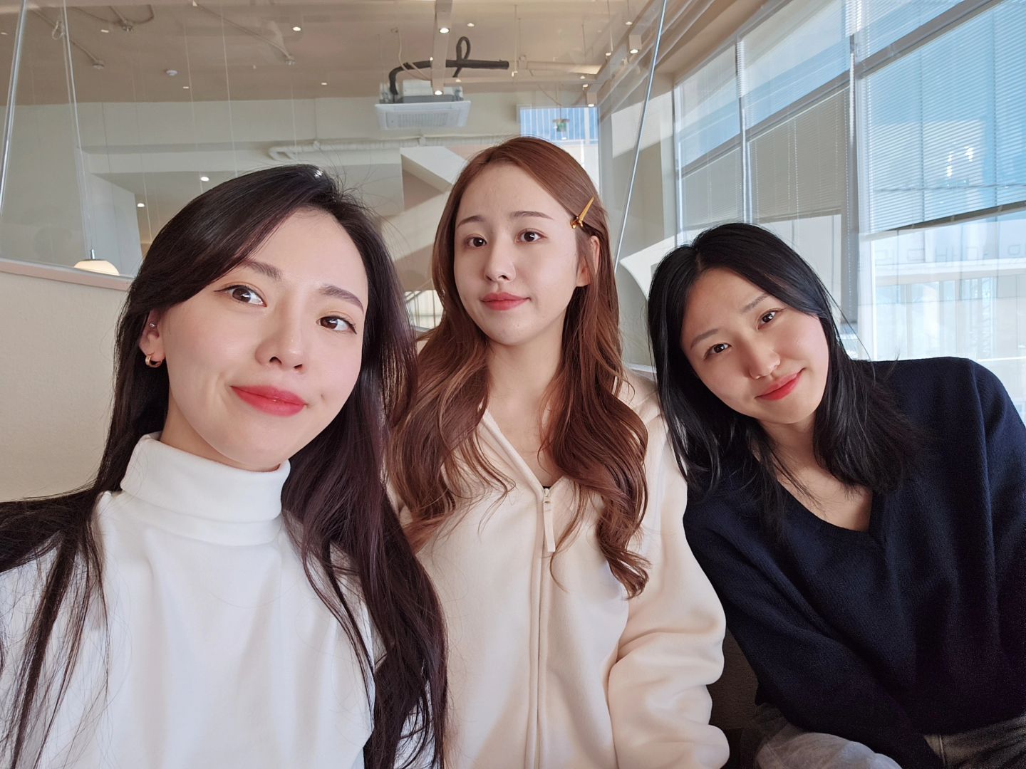 맛있는거 먹고, 수다떨다보면 5시간은 순삭 - ♡