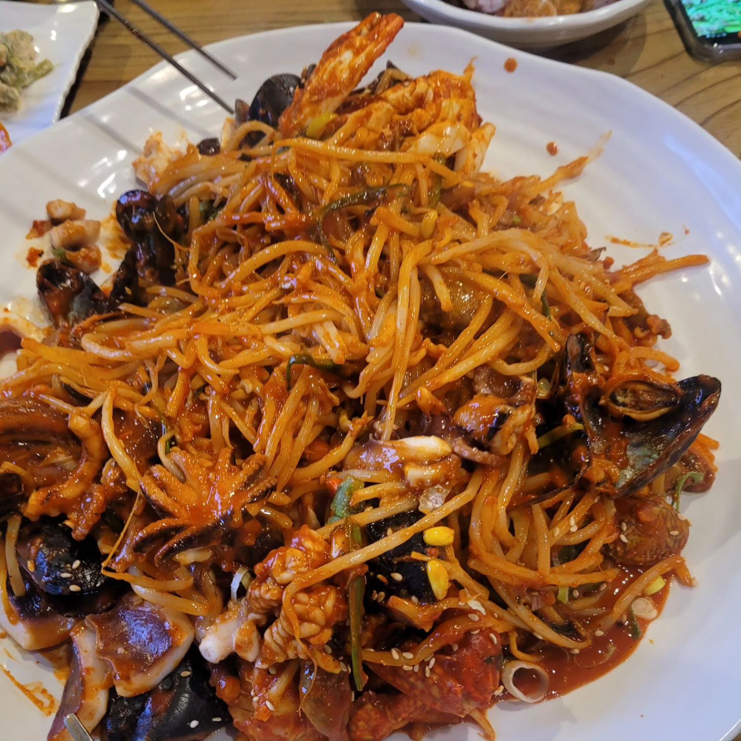 광명에 있는 채소와 해물찜 정말 맛있어요. 꼭 가보세요. 직원분들도 너무나 친절하고집에 가서 먹어도 너무 맛있는 곳이에요. 맛집이라고 유명한 곳이기 때문에 후회 없는 곳이에요. 
#광명맛집 #광명채수어 #광명해물찜