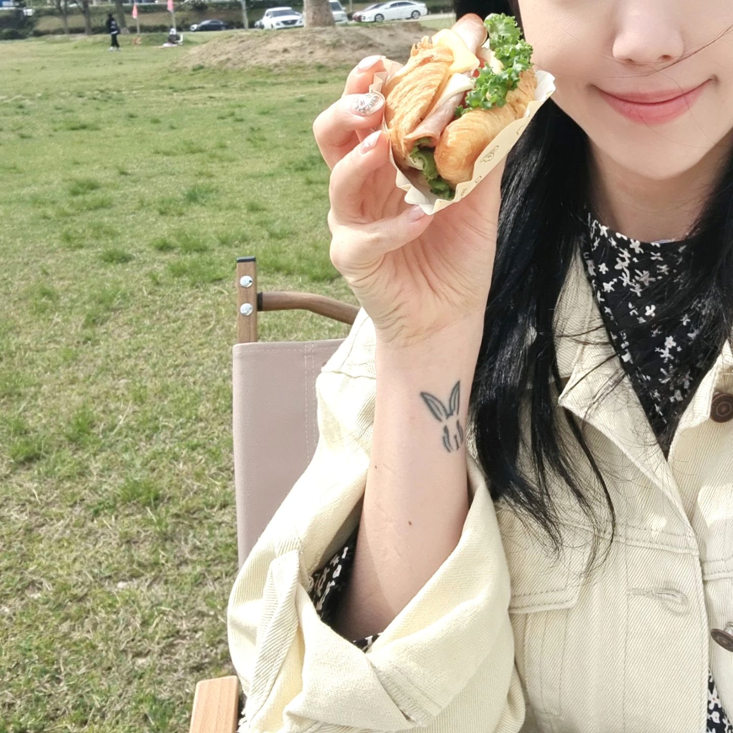 #쁠생일기 #봄나들이 도 #쁠생 과 함께~

날씨가 많이 풀려서 이젠 여름이 곧 다가올것 같아
오늘은 치니들과 함께 우든테이블도 챙기고 #피크닉 준비 완료~

유플투쁠 혜택받아서 피크닉에 먹을 음료와 샌드위치도 삼~

유플러스 멤버십 이용해서 주말에 영화보러 가기로함

#쁠생일기 #쁠생챌린지 #유플투쁠 #4월쁠생일기 #유플러스멤버십 #유플멤버십 #유플러스혜택 #유플러스영화할인
