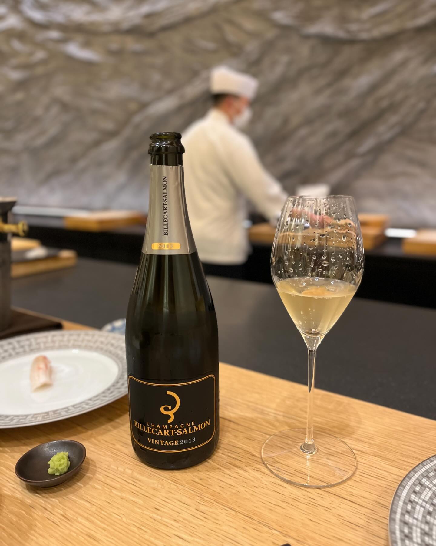 미술관 갔다가 오랜만에 수성못 
알쓰 덕분에 혼샴 한병하느라 알딸딸,,🥂
#스시타다시 
#champagne #sushi 
#billecartsalmon
#billecartsalmonvintage