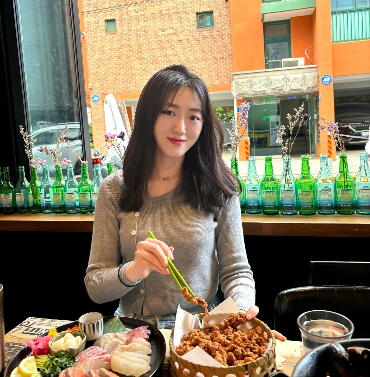 맛도리 동생덕에 맛있는거 많이 먹은 날
여자 셋이 이 양이 맞는가? 싶지만 다먹었지✌🏻
다음날 라면 해장까지 끄읏!
다음에 또가자꾸
tasty_doridori da0_0seon hj__b102_2 
#홍대술집 #홍대안주맛집
#봄데이트 #홍대지하102호 #좋반