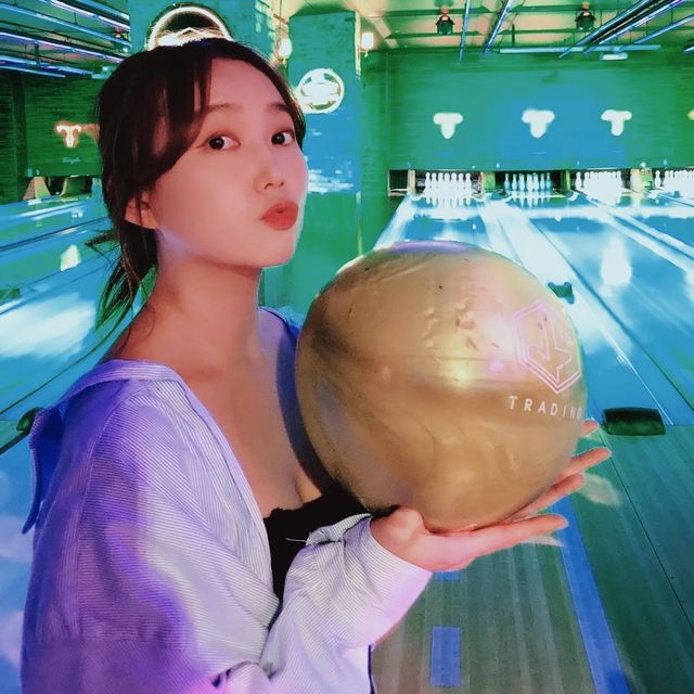김소이 on Instagram: "#광고#강남역 락볼링장#템플스트라이크#강남역 볼링장#강남역놀거리#강남역데이트#강남역핫플 💗추석연휴에도 재미있게 놀 수 있던 연중무휴 강남락볼링장 🎳 이벤트