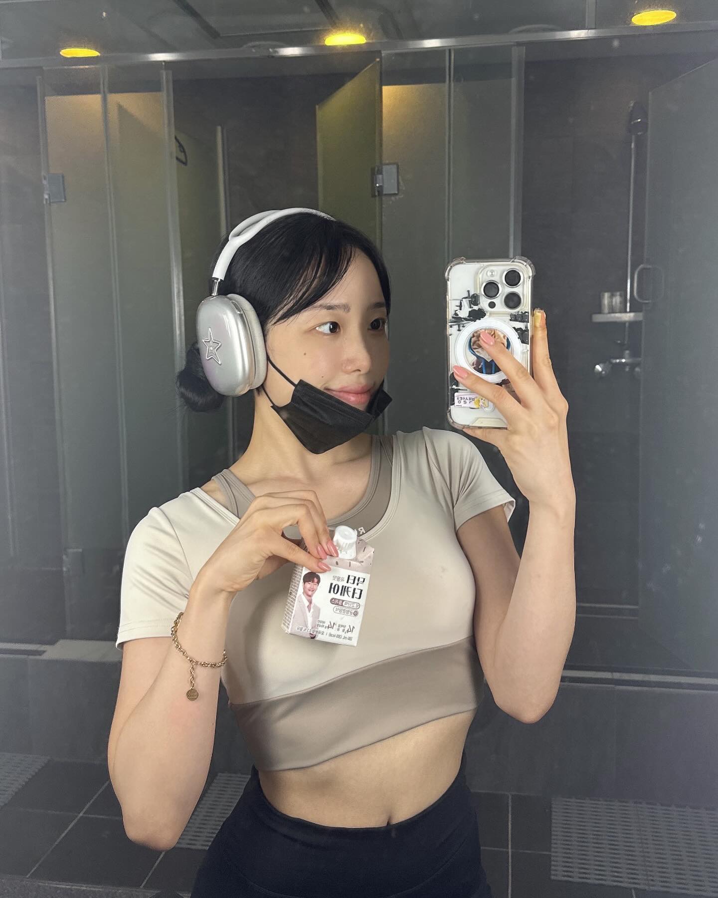 #협찬 #김종국추천제품 #다이어트 #식사대용

남녀노소 모든 분들을 위한 최고의 밸런스 영양식품팩, 닥터더케어!
다이어트 & 식사대용, 건강전도사 김종국의 추천제품!

담백한 곡물맛 & 14g의 고단백질이라
운동 전 챙겨먹고 있어요!
아침 식사대용으로도 최고 🤍🦾
비타민 미네랄 까지 챙길 수 있답니다 
믿고 먹는 김종국 추천제품!

#닥터더케어 #곡물맛건강식 #다이어트제품 #식사대용제품 #균형영양식 #환자영양식
#다이어트추천제품 #건강식추천