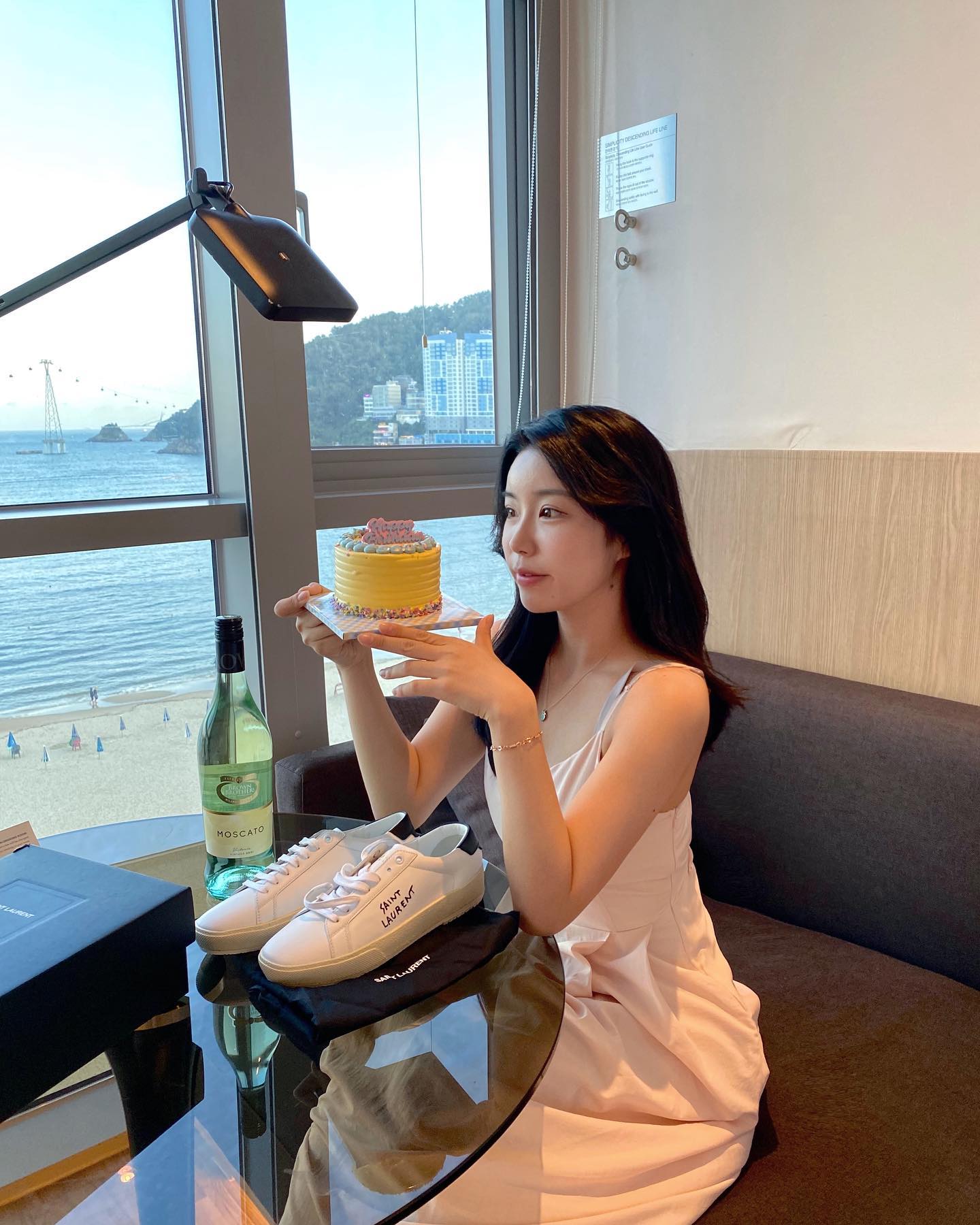 🎉🎉 HBD의 날👸🏻 🎉🎉
쪼꼼 지낫지만 행보칸날이엇따‼️‼️