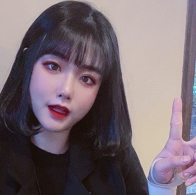 朴 永 栽 ᰔᩚ ( 박영재 , 𝟮5 ) on Instagram: "#광고 두껍지 않고 까끌한 부분이 닿지않아서 편하게 사용가능한 손목보호대 안쪽에 미끄럼방지가 되어있어서 쓸리거나밀림이 없어서 아프지않
