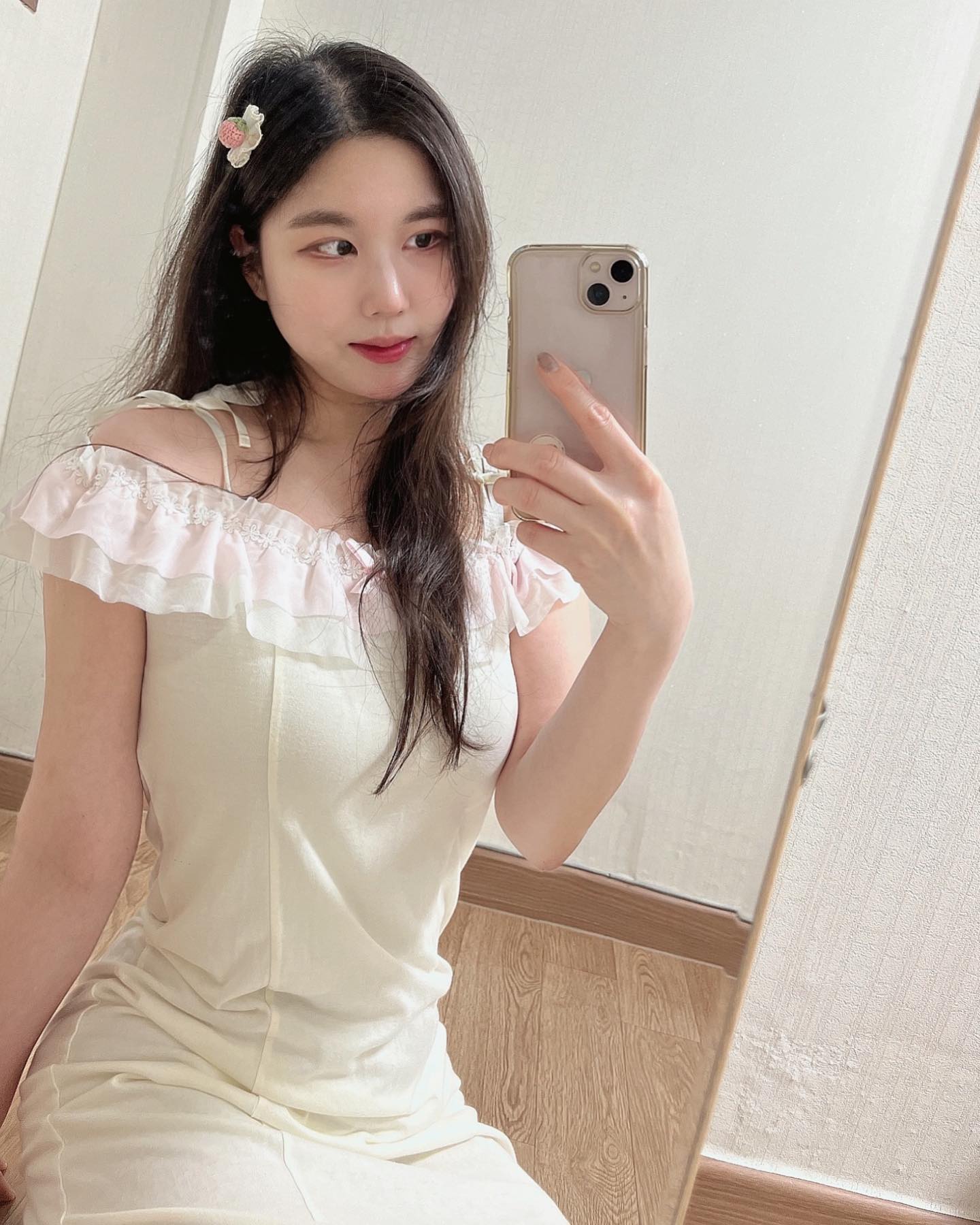 박제 등장👑
.
.
.
.
.
.
.
.
.
. #맞팔 #맞팔해요 #좋아요반사 #좋반 #소통 #댓 #첫줄 #라이크 #daily #dailylook #데일리 #데일리코디 #코디 #데이트룩 #청순 #일반인모델 #협찬문의 #뷰티모델  #거울샷 #셀카 #셀스타그램 #셀고 #빈티지 #빈티지룩 #코디 #오오티디 #관리 #몸매스타그램 #몸매 #모델