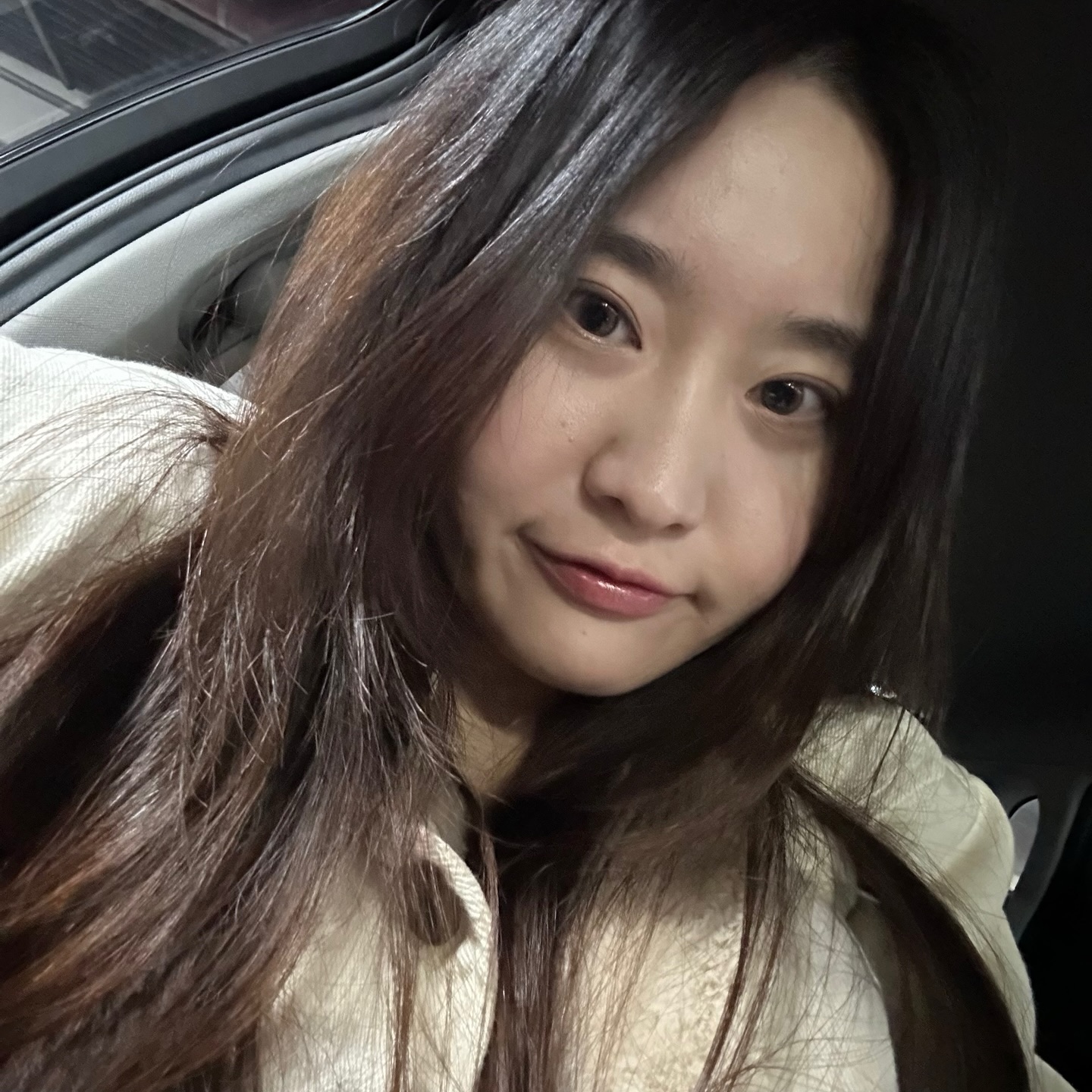 드디어 약 1년만에 여유라는 단어가 생겼는데, 진짜 바쁘게 살아오니 내가 놓친것들도 너무 많고 변한것도 너무 많아졌다 -!
셀카가 더 많았던 사진첩엔 아이디어사진, 꽃사진뿐이고 계속 무리하게 스케쥴을 잡고, 더 욕심이 생기고 !!!!!!!!!!!!!!!!!!!!

벌써 사장이 된지 2년반 ㅠ 나 그래도 좀 철든걸까? ㅠ.. 라고 생각은 해보는 요즘 .. 만나자고 하면 무조건 만나는 나인데 작년엔 정말 말만 그렇게 해서 입벌구된거 같고 ㅠ ..
올해는 꼭 일도 친구들도 다 만나고 체력도 키우는 그런 사람이 되겠습니다 아자잣 ‼️

p.s 전화가 더 좋습니다 .. 전화주세요..