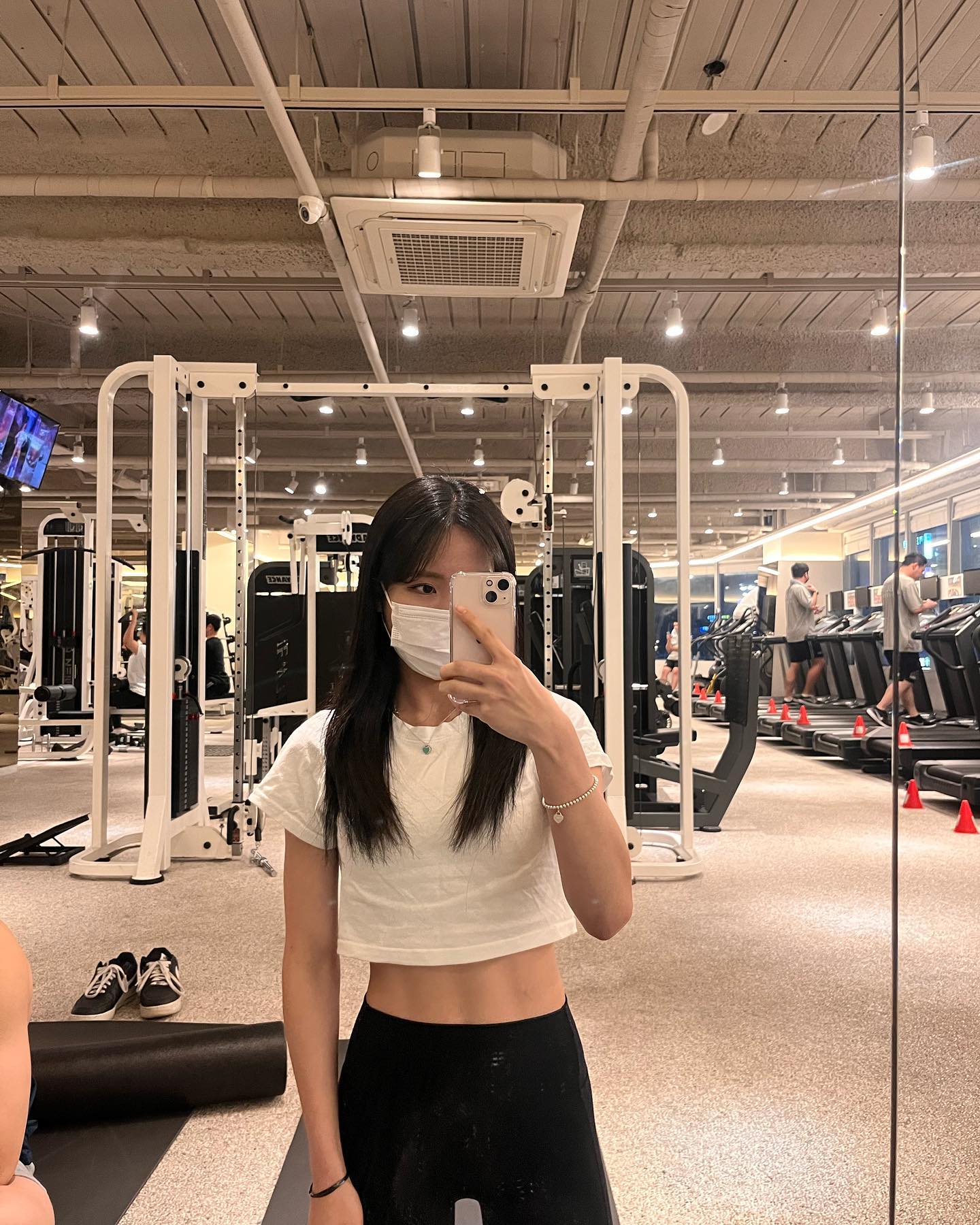 오늘도 화이팅 🔥

#바디프로필 #오운완 #ㅇㅇㅇ #바디체크 #여자헬스 #피티