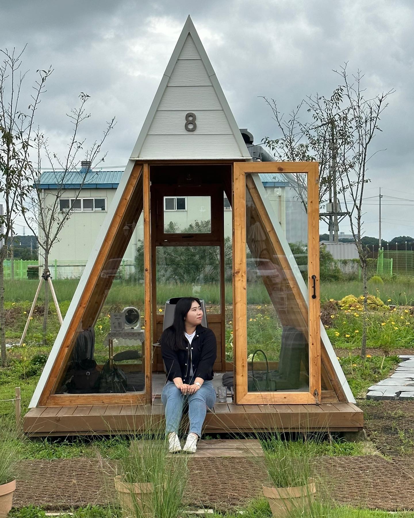 ⛺️토성마을⛺️

오두막이 포인트인 카페 토성마을 
주말은 1시간 이용가능하니까 얼른가서 즐기고 오기!
오두막 앞에 앉아서 사진남기는건 필수👍

#토성마을 #토성마을카페 #청주카페