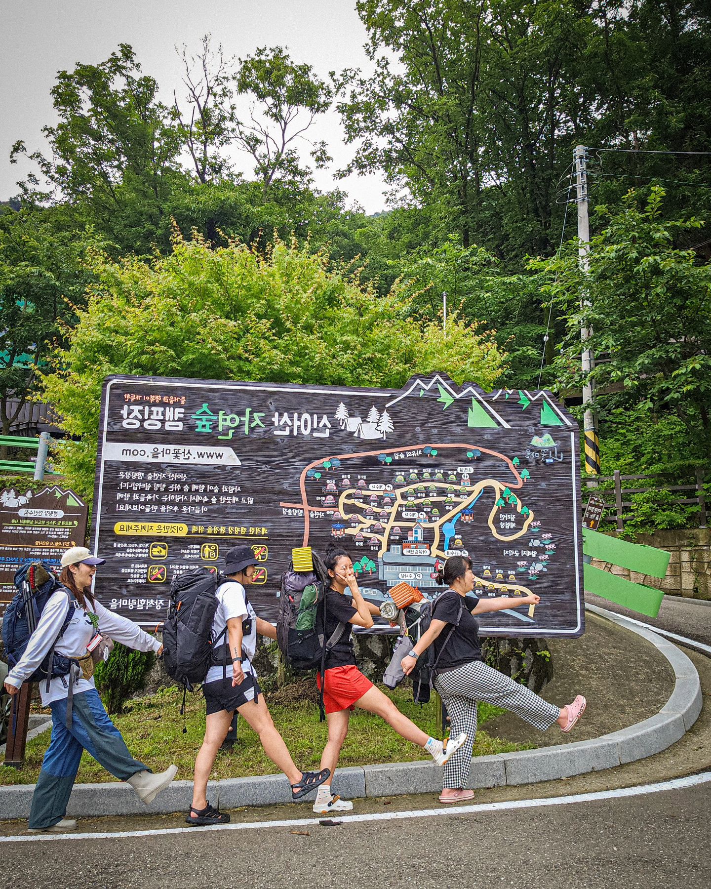 절대 안 한다고 했던 백패킹...
이것이 백스라이팅인가 장비가 하나 둘 완성 ㅎㅎ
비소식으로 첫 백패킹은 취소 그래도 백보킹은 성공!!
다시 가보자 얘두라 ㅎㅎ

#백보킹#백패킹#캠핑#신어산#신어산캠핑장#걸스데이