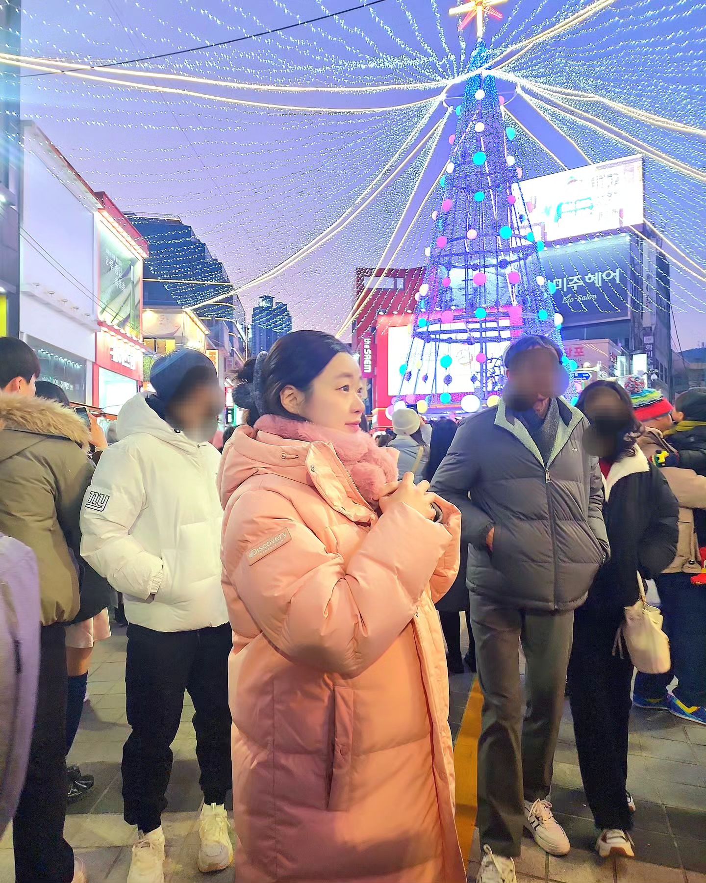 열걸음걸으면뭉치고 또열걸음걸으면뭉치고
효년이쭉쭉이덕분에
밀리는차뚫고남포동까지가서
호떡먹고돌아오기๑ᴖ◡ᴖ๑

#씨앗호떡
#쭉쭉이효년이