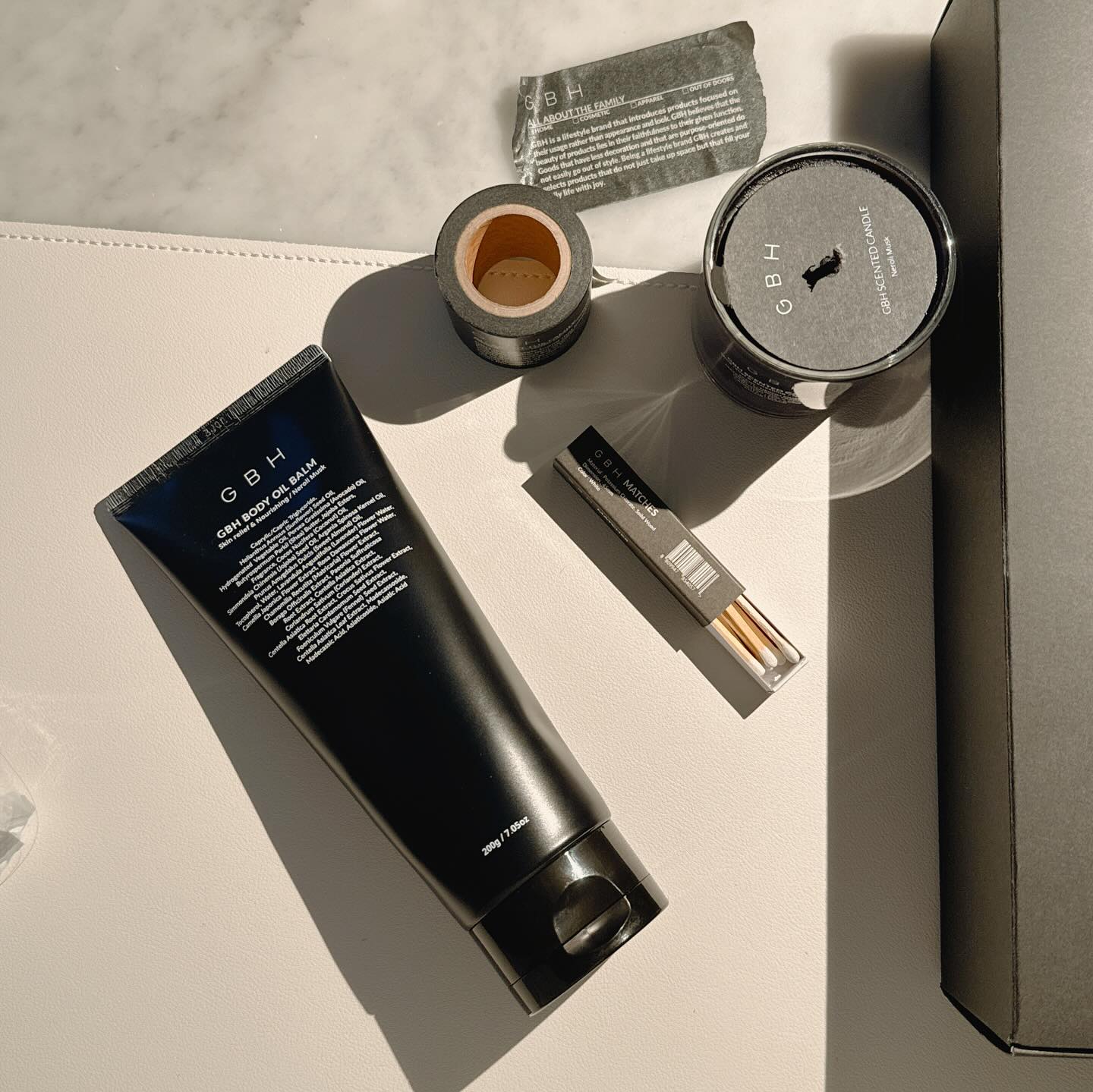 #광고
선물로 좋을
GBH 바디 오일 밤 PR 키트 제품,
박스째 너무 이뻐서 이번 크리스마스 주변 선물로도
좋을거같다.

유니크한 선물을 찾으신다면
고급스런 상자에 담겨오니 받는 사람도
기분 좋고, 선물 뜯는 재미도 있어요 🫶🏻

#GBH #GBH_COSMETIC #BODYOILBALM
#지비에이치 #지비에이치_코스메틱 #바디오일밤
gbh__official