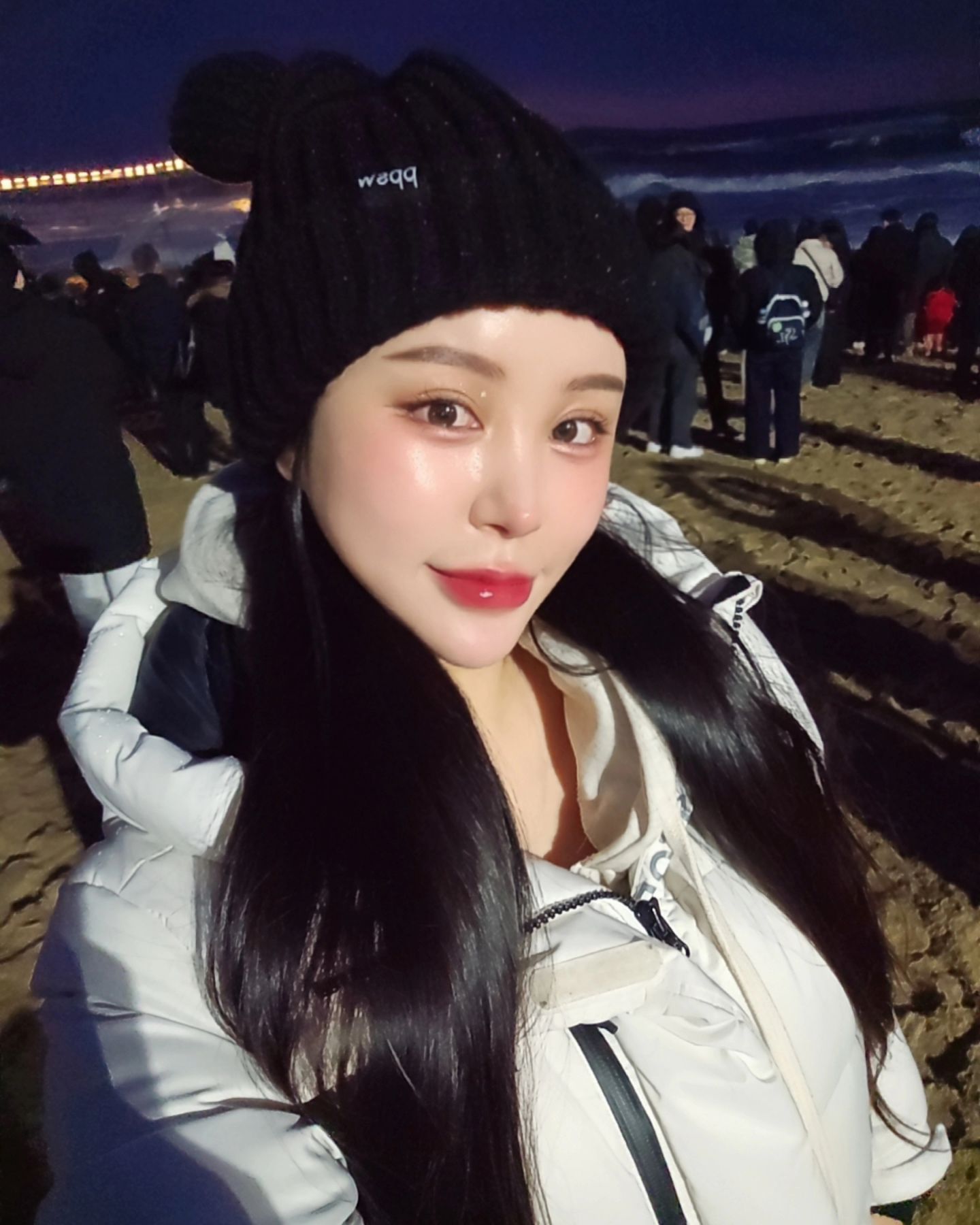 2023년  다들고생많았어요~🧡 24년은 행복하게살쟈요❤️
새벽12시부터 7시간40분을 기다려서 정동진 일출을 기다렸으나
비가와서 못보고 다시올라가는중ㅋㄱㅋㄱㄱㄱㄱㅋㄱㄱㄱㄱㄱㄱㄱㄱㄱㄱㄱㄱㄱㄱㄱㄱㄱㅋㅋㅋㄱㄱㄱㄱㄱㄱㄱㅋㄱㄱ
기도하고 의미있게..긍정적인 마음으로 활기차게 1월1일을 보내는 중이랍니다
ㆍ
ㆍ
#정동진 #일출 #2024 #해돋이 #해돋이명소 #강릉일출