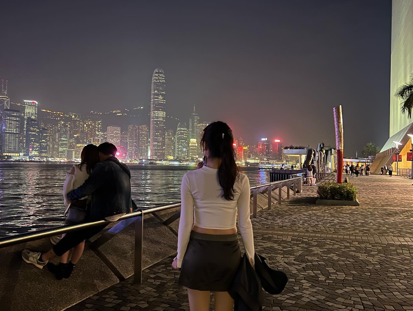 I mean.. I didnt say anything 👀 Nice view🥹
.
.
.
.
#hongkong #hk #tsimshatsui #harbor #triptohk #janhk #trip #triptohk #홍콩여행 #홍콩날씨 #홍콩1월 #일월홍콩 #홍콩야경