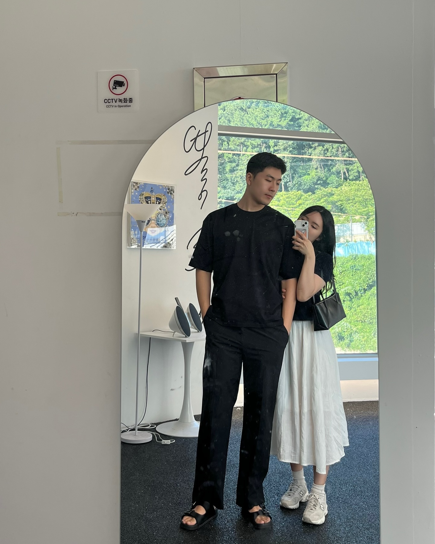오랜만에 여유롭게 데이뚜
스케이트 못타는 현이 내가 가르쳐줌 
다음엔 더 오래 타보자^^
예쁜 카페도 발견해서 기분좋은 하루~~