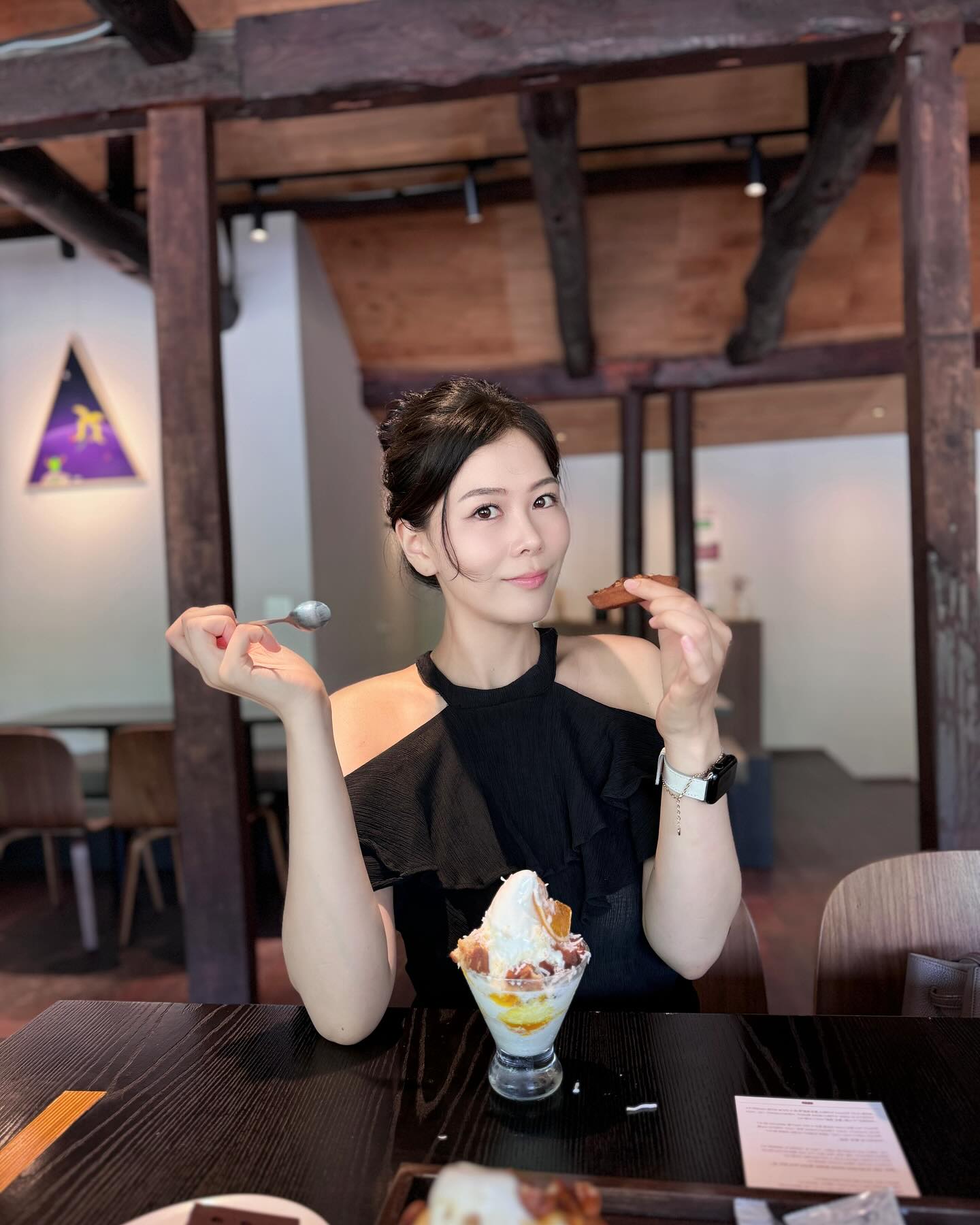 ㅎ
남편이랑 오면 사진 찍어달라고 말하면 잘 찍어주는데
오늘은 한술 더 떠서 일감을 던져주고 회사 복귀했다…

이거 맞아?? 
나보고 일하지 말고 육아하라며!!😭