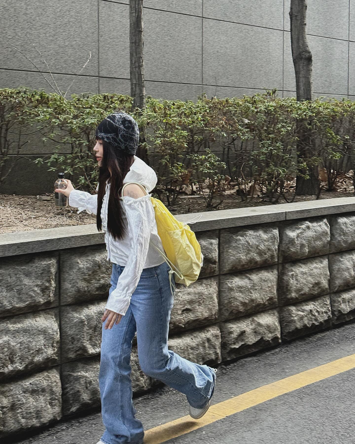 #ad parakeet.kr 
곧 봄봄봄 💛🎒