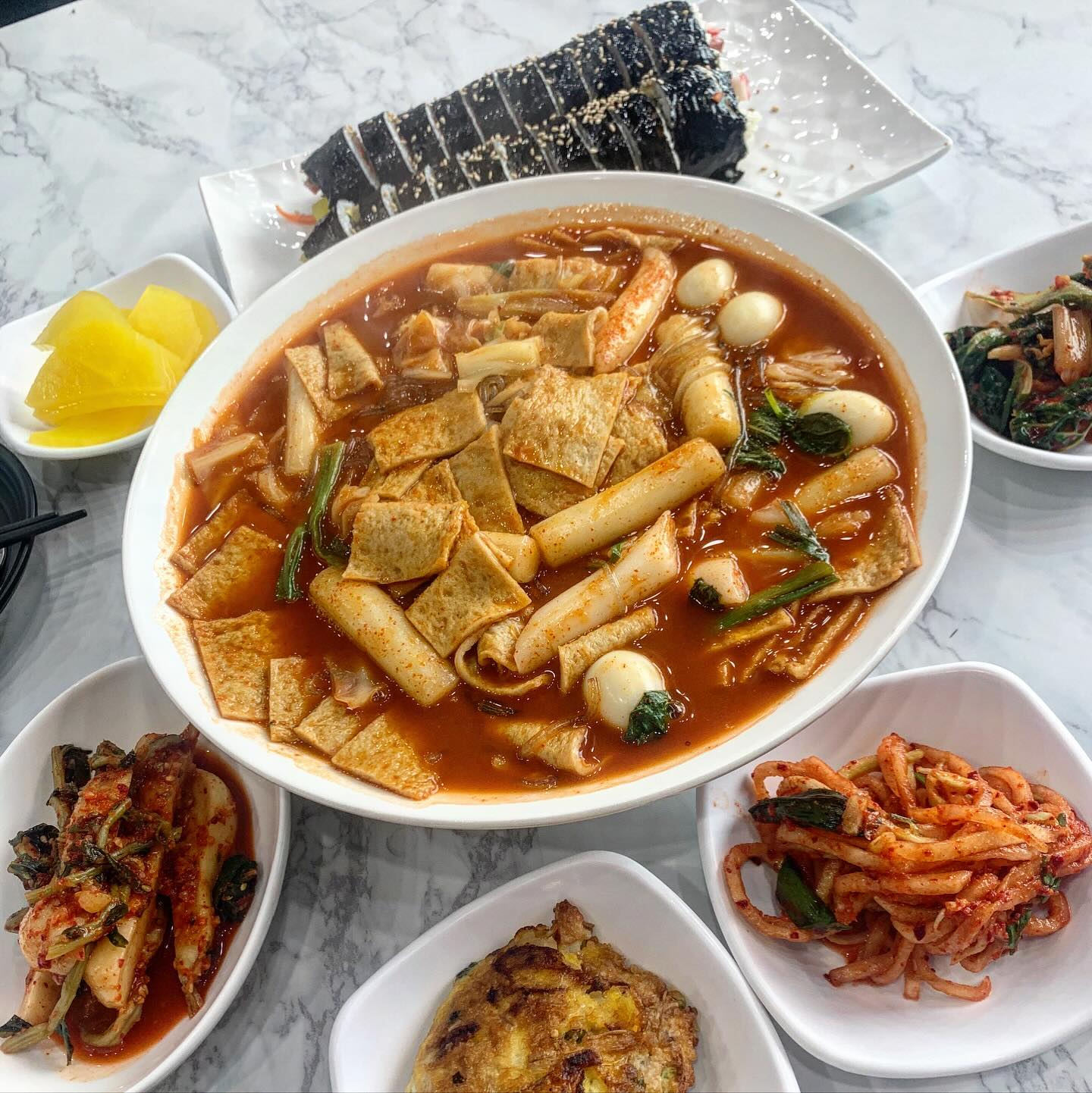 😋

오랜만에 제주 하귀에 있는 단골 맛집 두군데 들려서
행복한 시간 보냈어요

#진주네로 신메뉴 (옛날토스트 단돈 3000원)
역시 맛있음 👏🏻👏🏻👏🏻 

사장님 엄마표 밑반찬 김치들도 여전히 굿굿굿

그리고 제주도 쌀국수는 역시 #싸이공레시피 👍

표선집 근처 커피맛집도 발견 ☕️ 드립백도 구매완 #담다제주