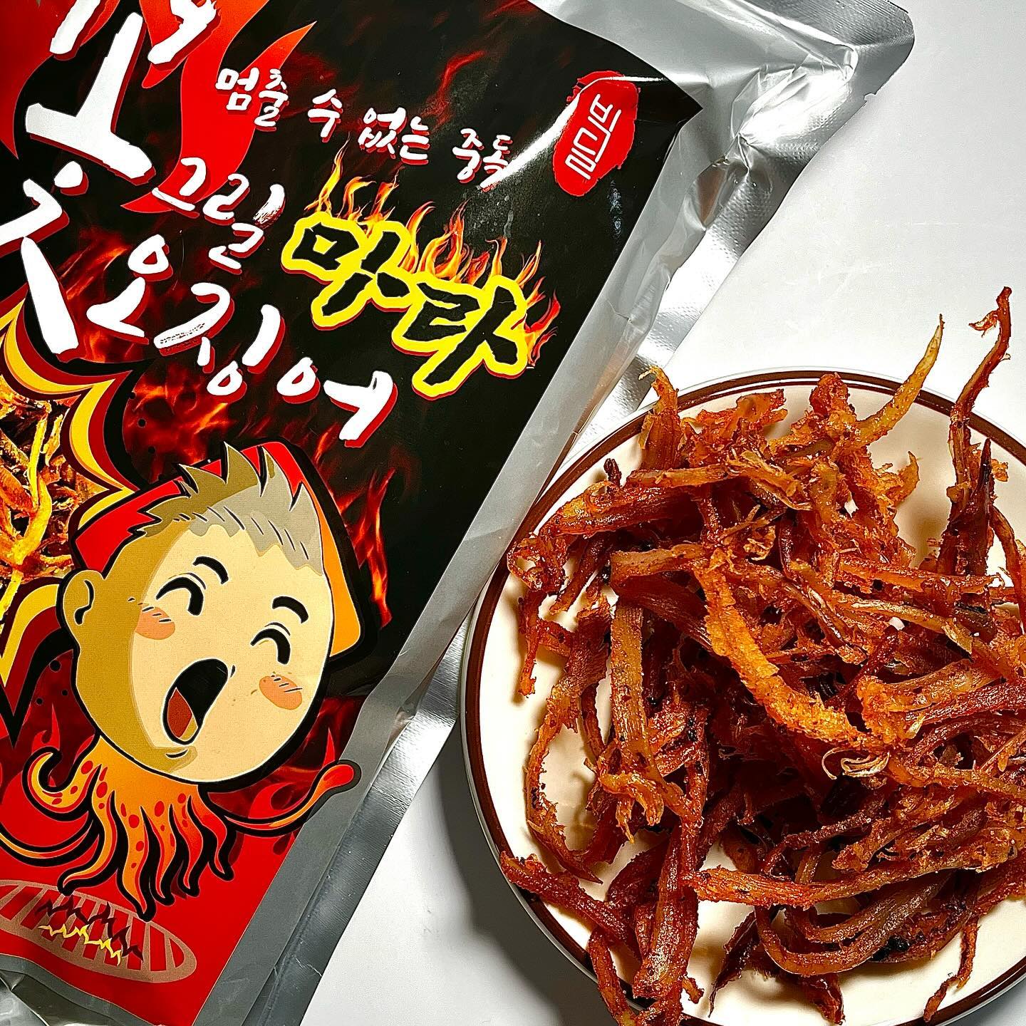 #꽃징어마라맛#맥주안주

감칠맛 쩌는 맥주 안주를 찾는다면,
빅딜상회 ‘꽃징어 마라맛’ GO! GO! 🏃‍♀️

-

한 번 맛보면 멈출 수 없는 중독성을
가진 빅딜상화 ‘꽃징어 마라맛’🔥🦑

하이디라오 소스를 첨가해, 매콤함과
마라맛을 좋아하는 사람이라면 절대
중독되지 않을 수 없는 맛이다!

촉촉하고 쫄깃한 식감에 입에 느껴지는
마라맛이 더해져서 손을 멈출 수가 없음😭

엄선된 재료로 신선하고 맛있게 만들어
별도의 조리 없이 바로 먹어도 맛있어서
누구나 간편하고 맛있게 즐기기 가능~

친구들과의 모임, 가족들과의 즐거운 시간,
혼자만의 특별한 순간을 즐기고 싶을 때

빅딜상회 ‘꽃징어 마라맛’을 추천한다!❣

-

📍 빅딜상회 ‘꽃징어 마라맛’(BIGDEAL.SHOP.MARKET)

#협찬#빅딜상회#꽃징어#마라#꽃보다오징어260#꽃보다오징어#마라오징어#안주추천#맥주안주추천#술안주추천#조미오징어#오징어안주#오징어채