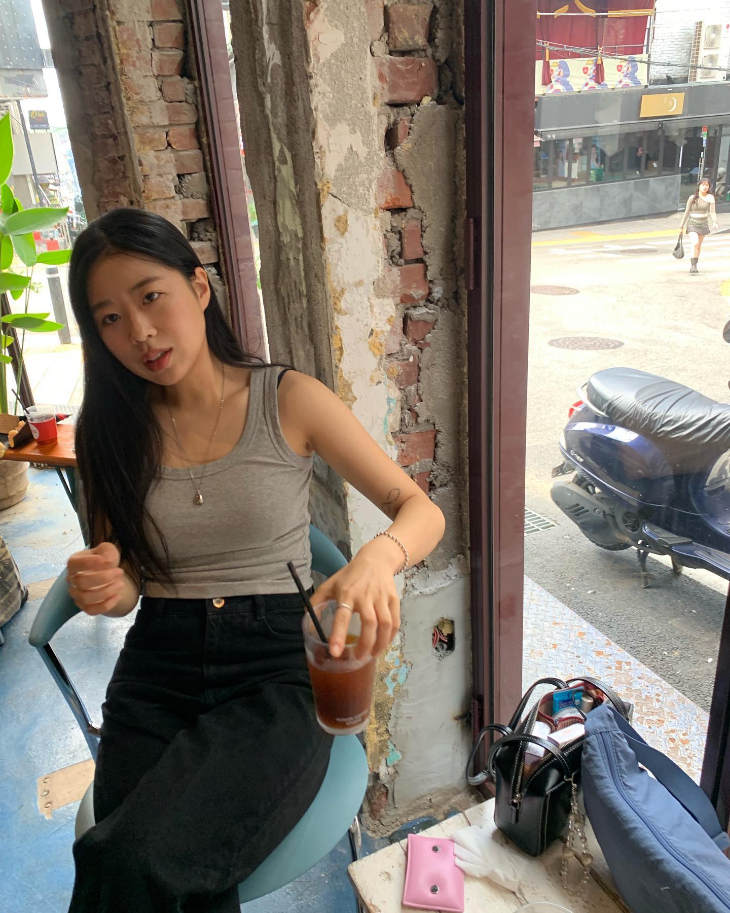 30도에 회색티를 입는 인간이 있다?!