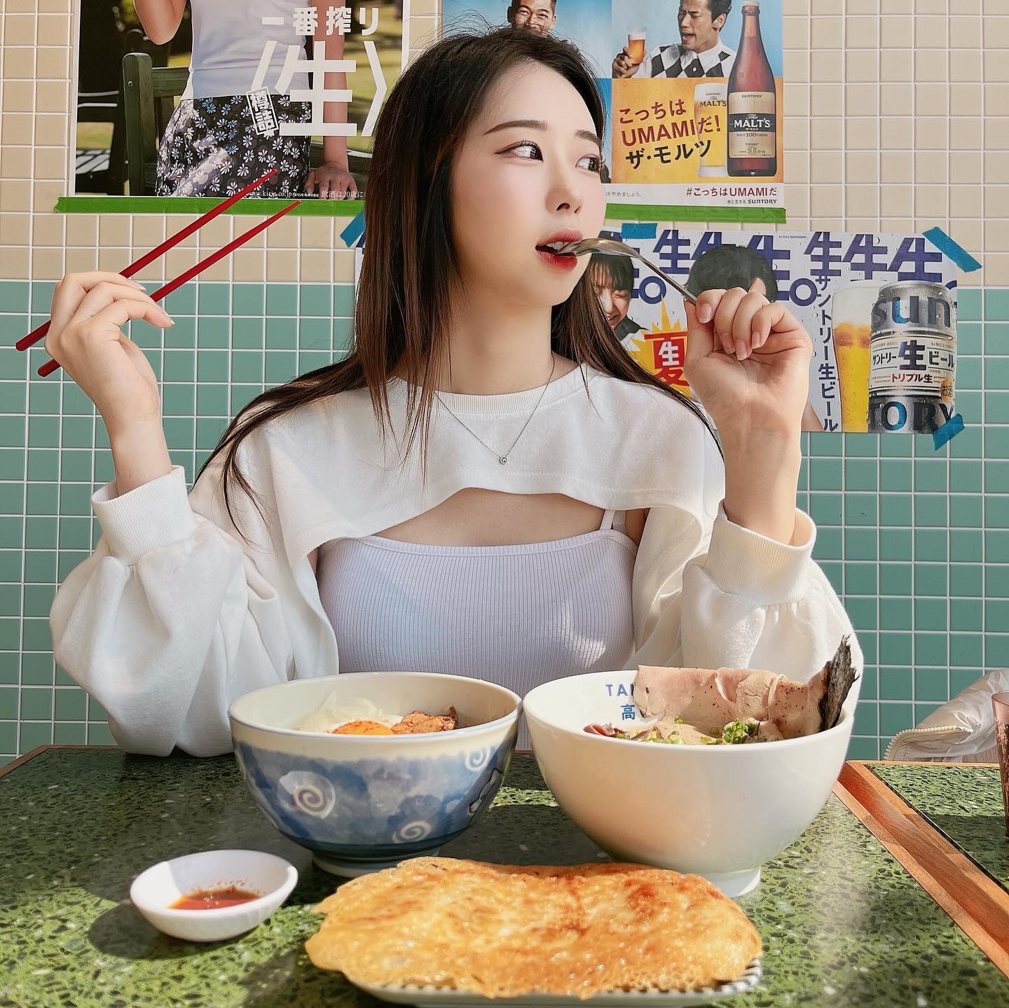 #협찬 오랜만에 라멘먹고싶었는데 먼저 연락주신 덕분에 폭식하고왔어요ㅋㅋㅋ 덮밥이랑 만두도 맛있게 냠냠!! 매장 분위기랑 음악도 찰떡이라 더 좋았던 시간이였어요!! 추천!추천!

#타카이 #타카이혁신점 #타카이진주혁신점 #진주혁신도시맛집 #진주라멘맛집 #진주맛집 #진주라멘추천