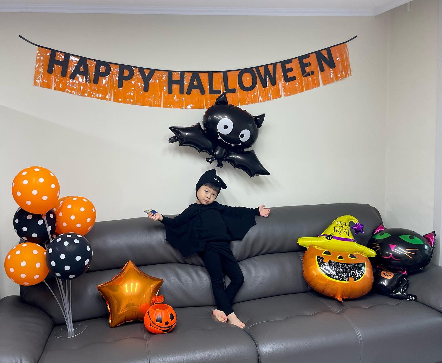 🖤해삐🖤

우리 우혀니 표정&포즈 변하는 순간순간 전부 소중해😻🎃🧡
계속 너무 좋다고 표현해줘서 고맙9 고맙다고 말해줘서 엄마가 더 더 더 고마워,,💛💚👻 4랑☀️

#할로윈#할로윈파티#할로윈코스튬#박쥐#아들맘#형제맘