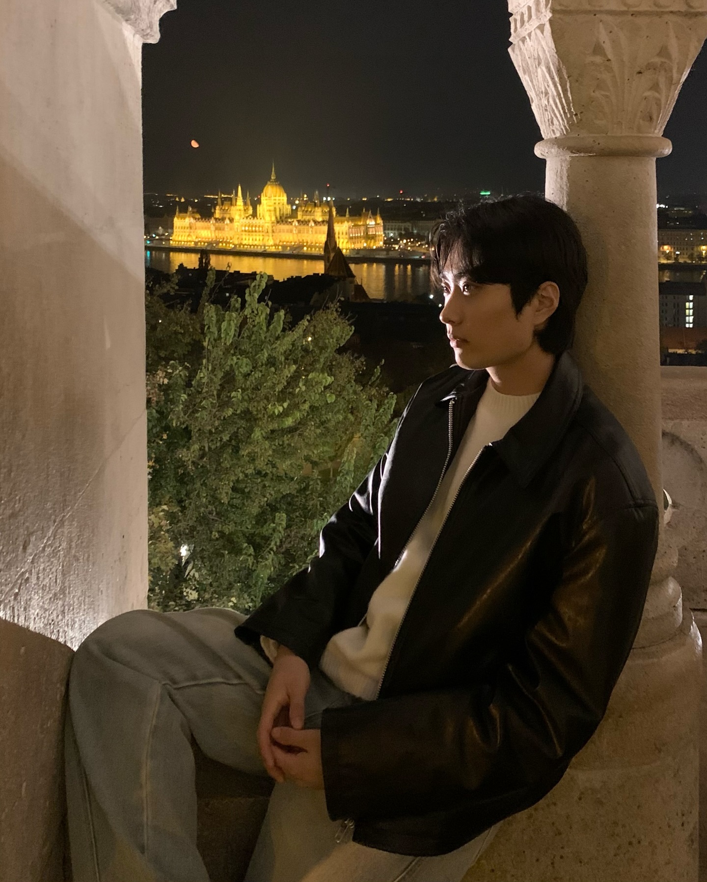 야경으로 시작해서 야경으로 끝나는 도시🇭🇺
파리에서도 안사고 버틴 아이러브티셔츠를 부다페스트에서,,
처음으로 혼자여행의 묘미를 깨닫게 해준.,,🫶