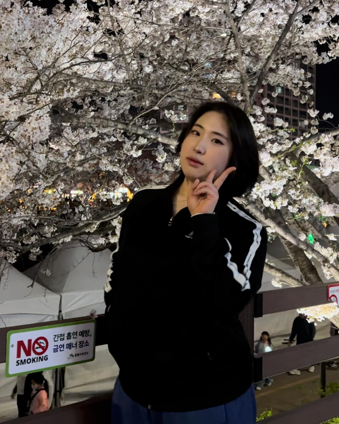 🌸🤍
봄이 그렇게도 좋냐 멍청이들아
몽땅 망해라^~^
#08년생 #벚꽃