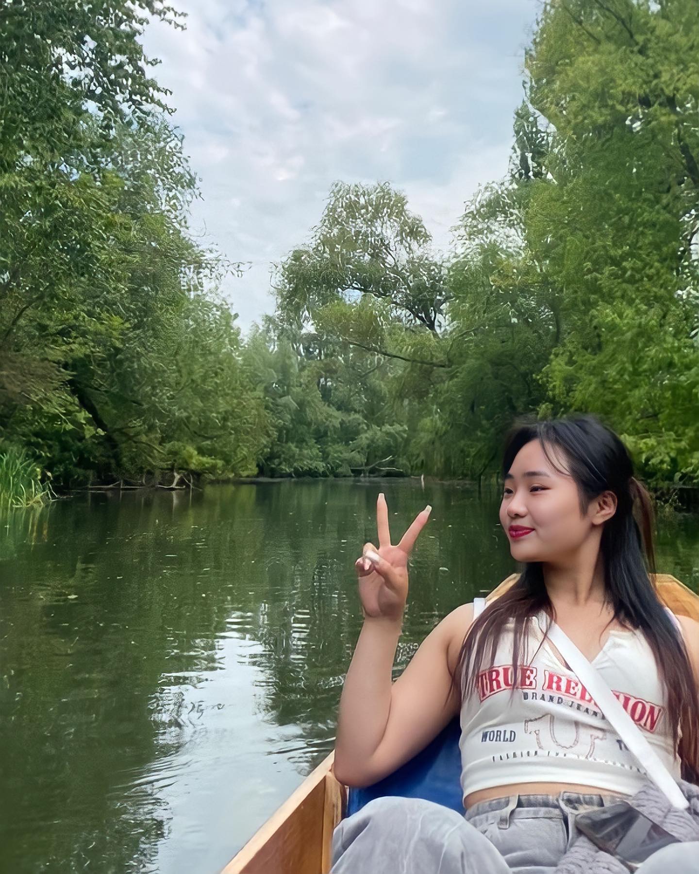 Punting with lovely girls💚
.
.
.
#🇬🇧 #england #uk #oxford #portmeadow