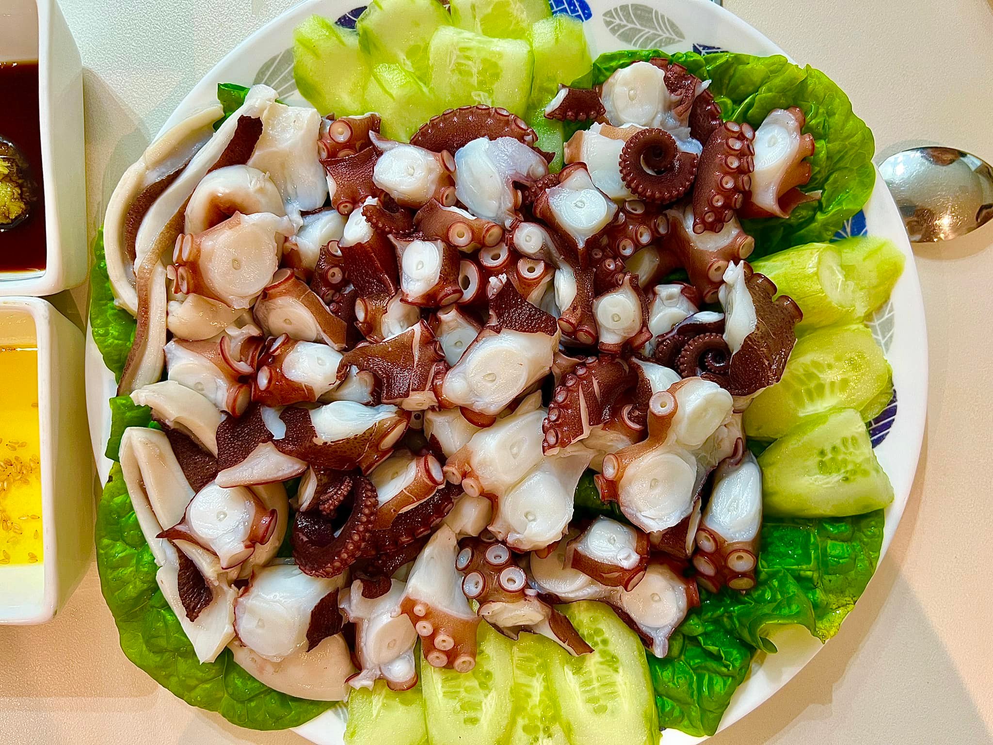 #오늘저녁은
문어는 역시 큰게 맛있음
방어도 맛있네