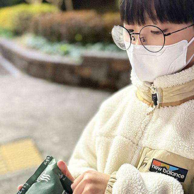 지안홀릭🌿 on Instagram: "#광고 - 비가 오고나서 갑자기 더 추워진 느낌이데요 우리집 어린이 학원마치고 오는 길에 꼭 챙기는 #핫팩 이 #혹한기핫팩 이에요! 15시간 오랫 동안