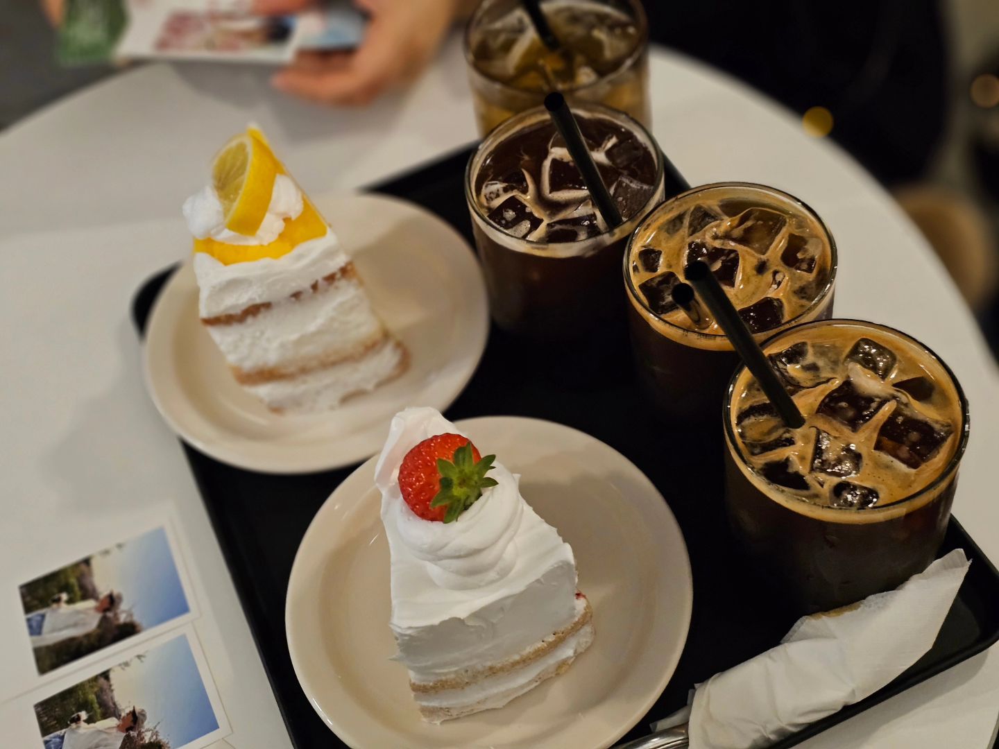 20240218, 온유어사이드 갔다가 커피벌스데이 🍰
엽떡 뿌시고 케이크 2조각도 모잘라서 한조각 더 먹었다는 사실
25년도를 위해 체력을 얼른 기르도록 합시다 🤟

#커피벌스데이 #홍대카페 #홍대카페추천 #분위기맛집 #감성카페 #감성카페추천 #맛집스타그램 #맛스타그램 #마스타 #맛있다그램 #맛있어 #instafood #foodstagram #food #간식 #간식그램 #간식스타그램 #온더테이블 #커피스타그램 #먹스타그램 #먹스타 #맛집탐방 #카페스타그램 #카페추천 #맛집그램