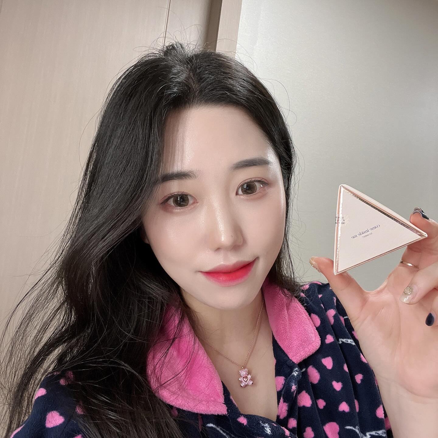 #협찬 🩷여자향수브랜드 컴인사이드미🩷
"이너퍼퓸" 쏘스윗 제품! ◡̈
.
.
#이너퍼퓸 #컴인사이드미 #comeinsideme #comeinsidemeinnerperfume #컴인사이드미이너퍼퓸
#올리브영향수 #올리브영이너퍼퓸 #여자향수 #올리브영향수추천 #perfume #헤어퍼퓸 #이너향수 #남자들이좋아하는여자향수 #오일향수 #selca #selfie