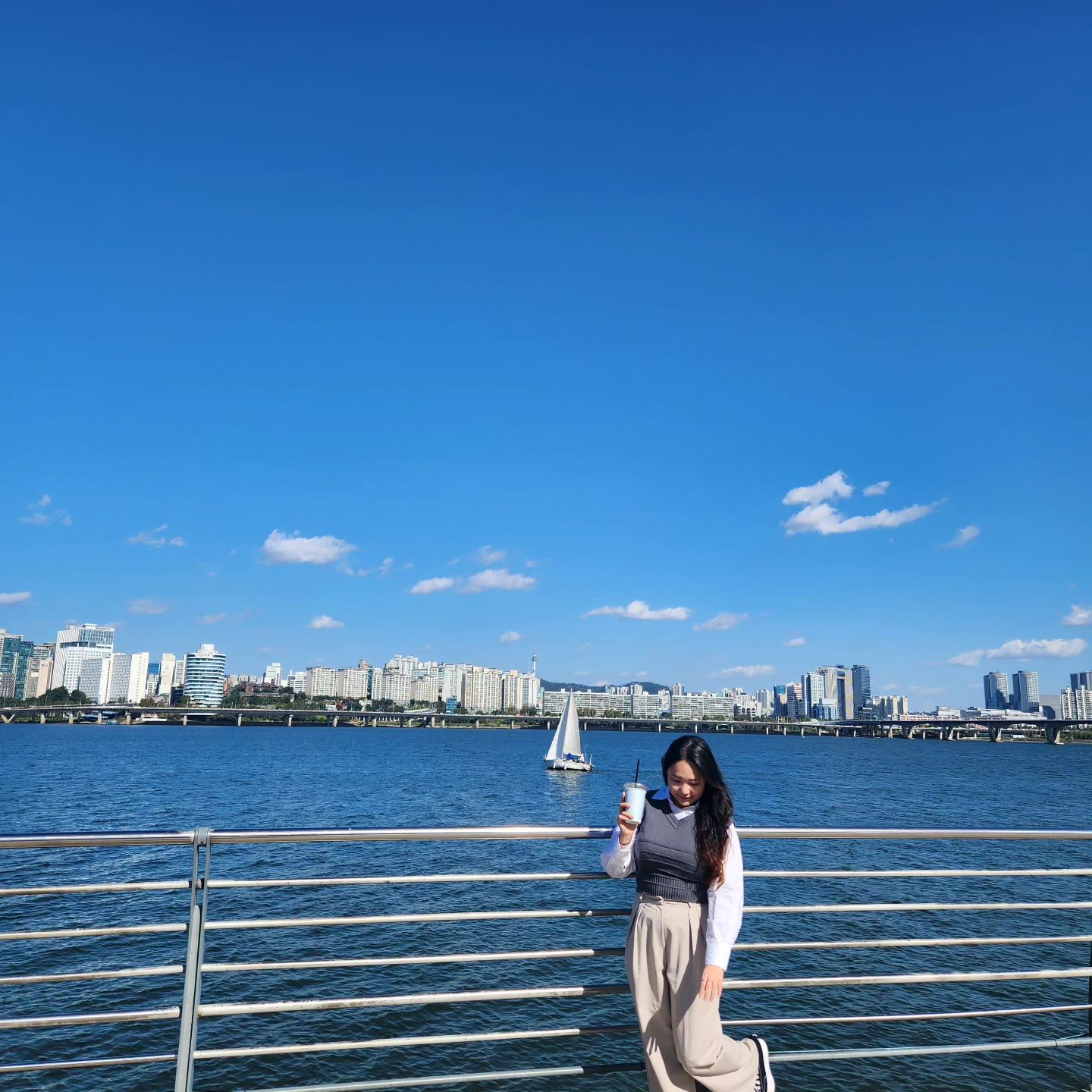 가을 날씨 너무 좋구
피크닉도 해야하눈디,,,
#여의도한강공원 #hanriver